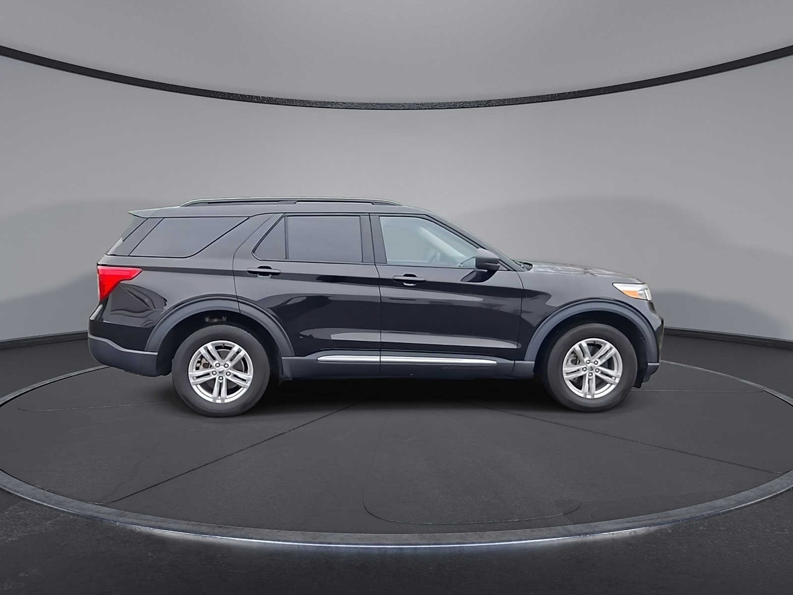 Thumbnail: 2022 Ford Explorer - 9