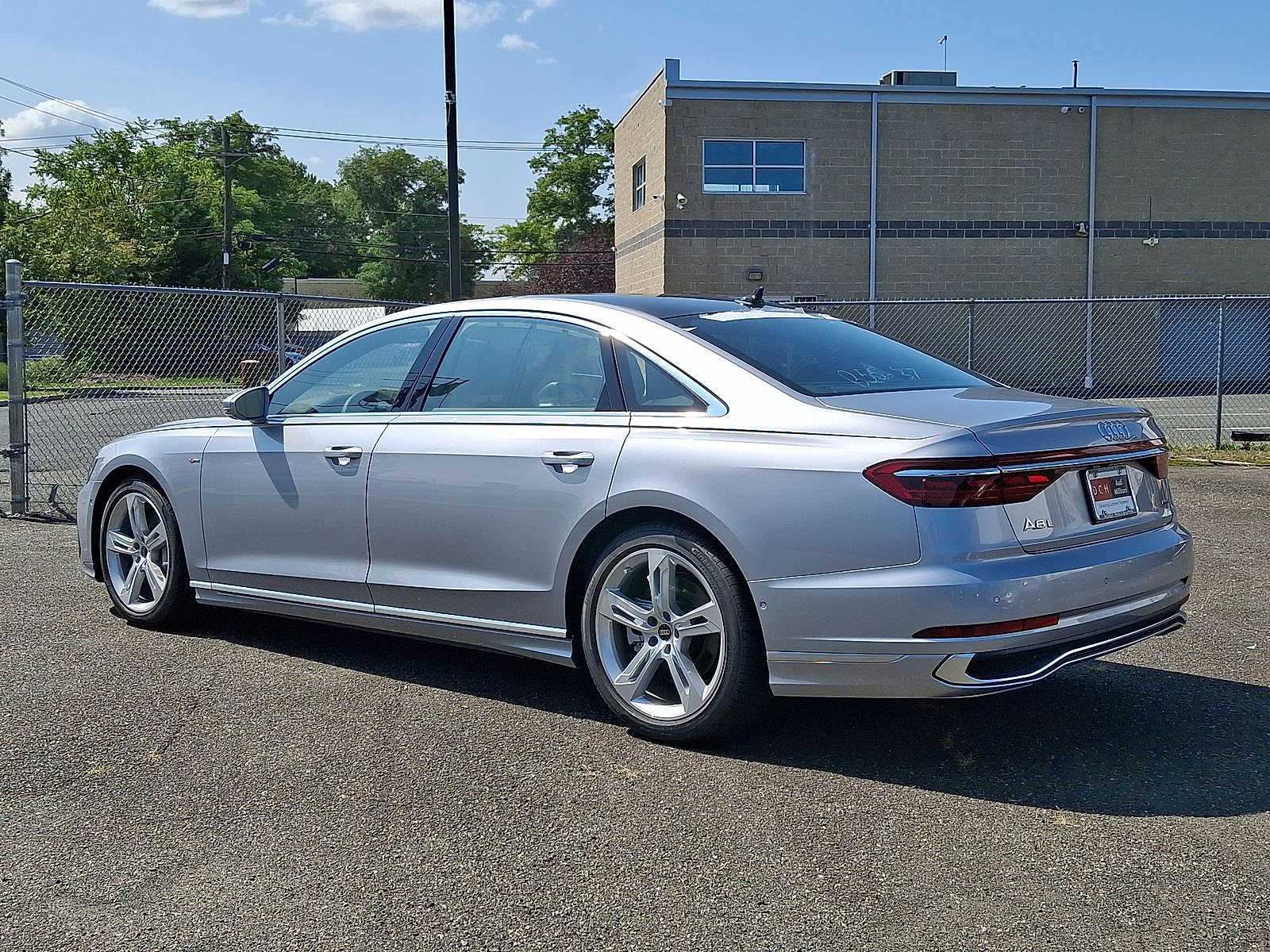 Thumbnail: 2025 Audi A8 - 11