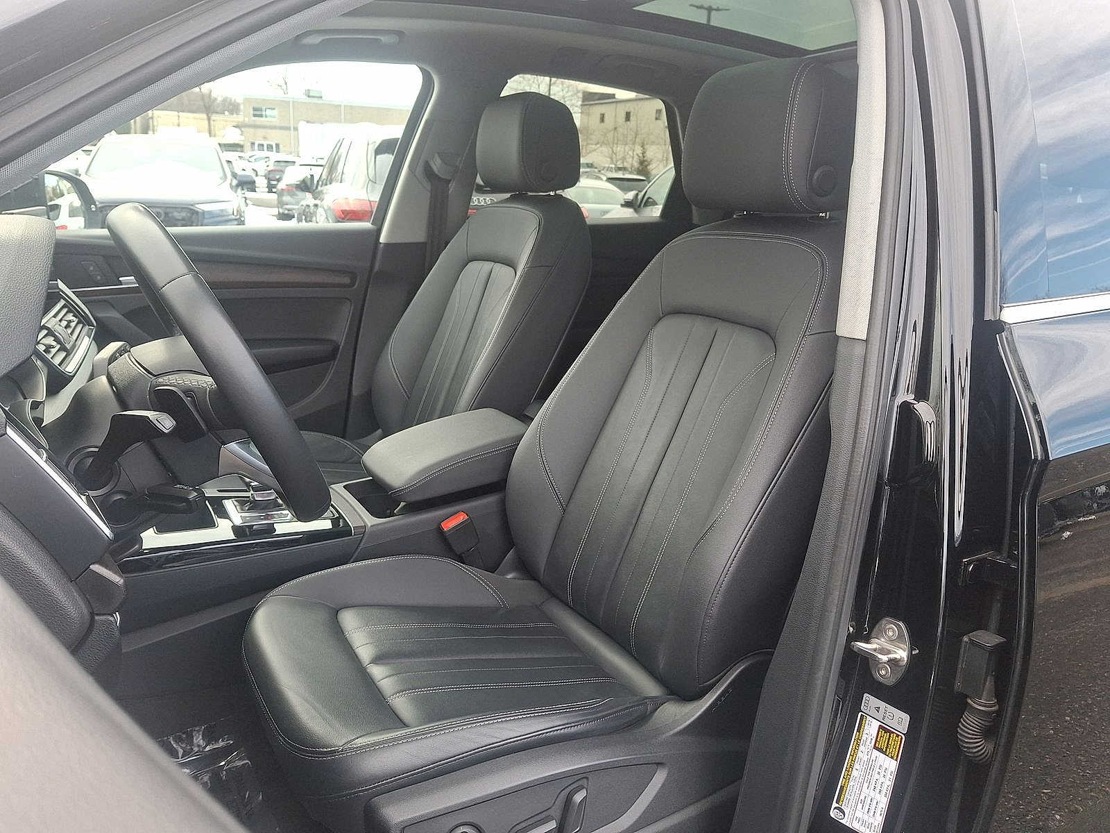 Thumbnail: 2023 Audi Q5 - 11