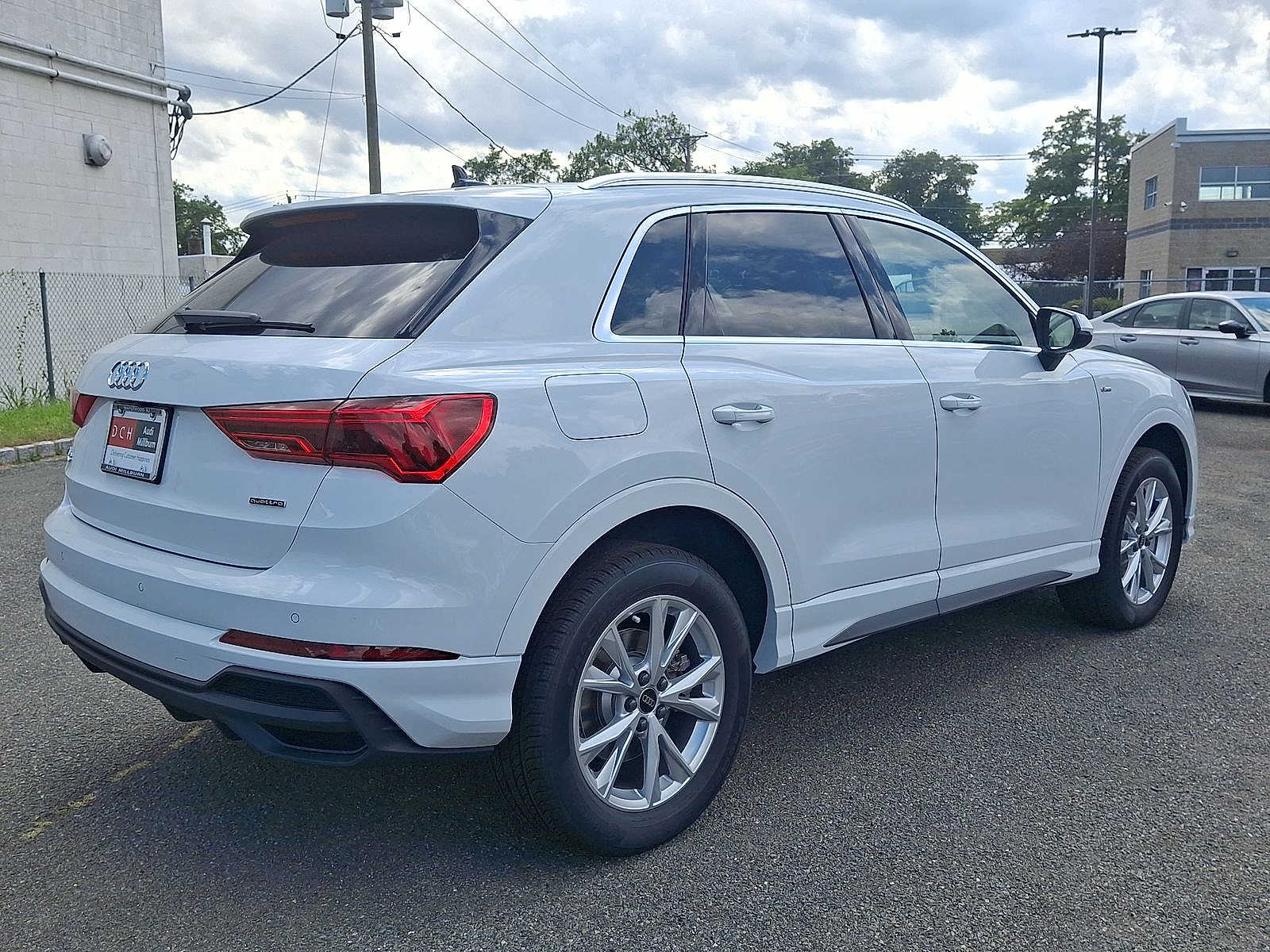 Thumbnail: 2025 Audi Q3 - 12