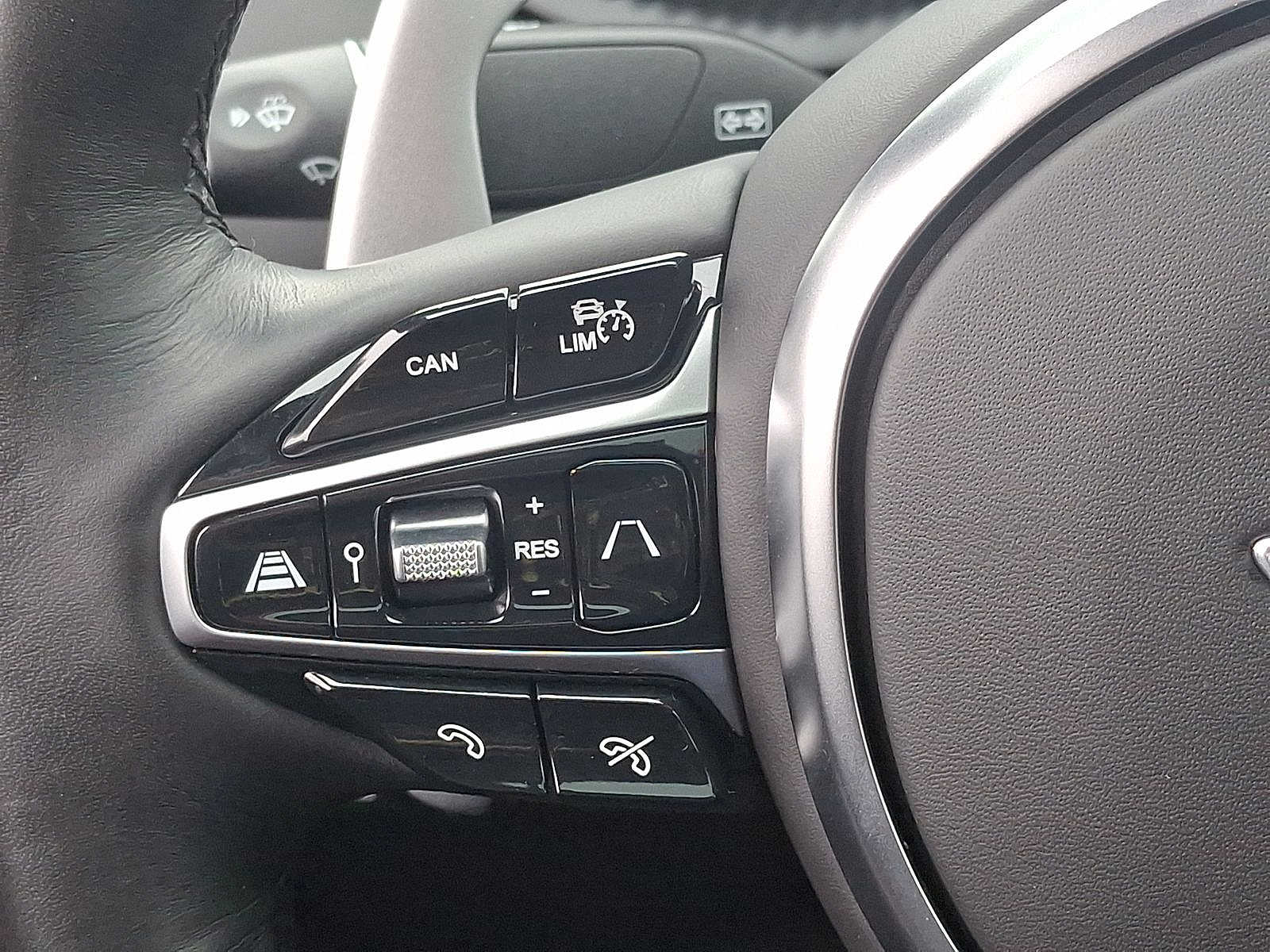 Thumbnail: 2021 Aston Martin DBX - 17