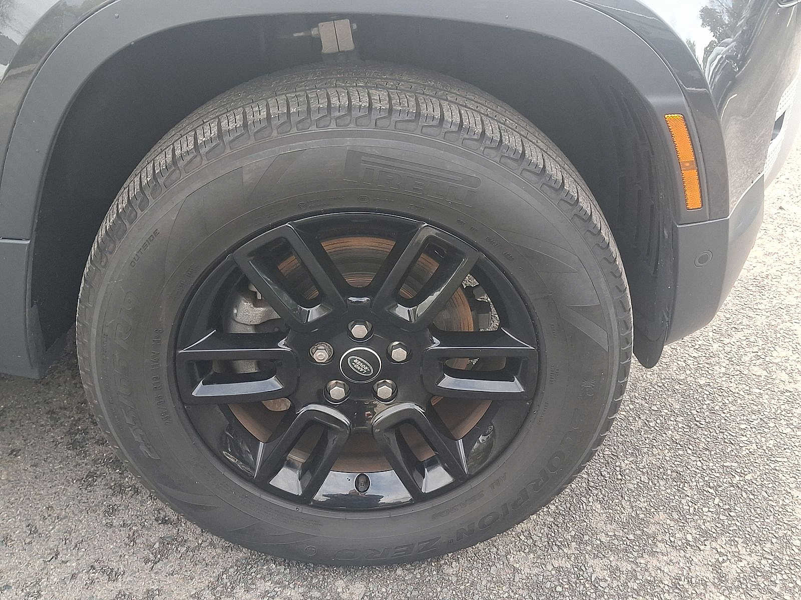 Thumbnail: 2023 Land Rover Defender - 25