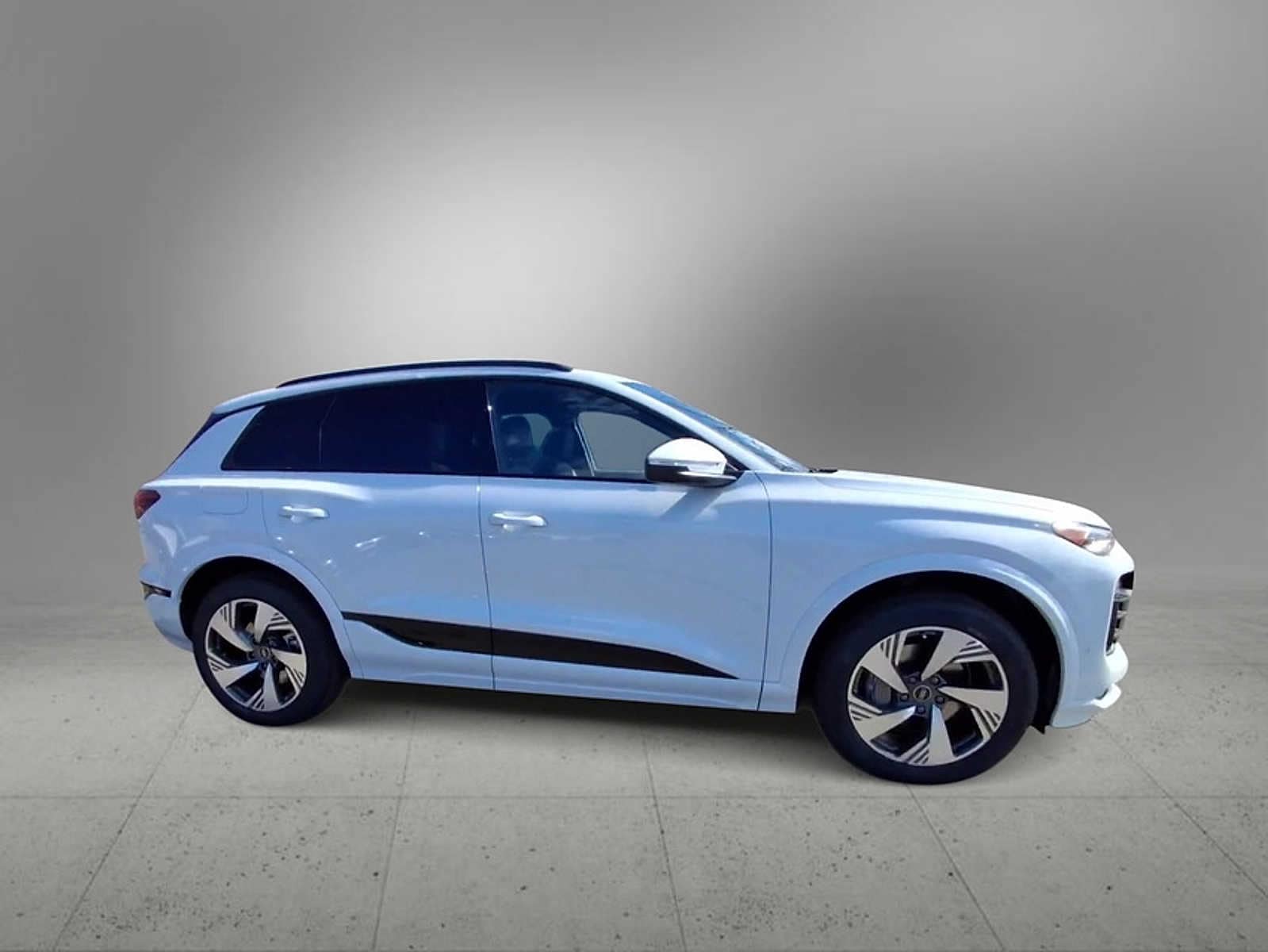 Thumbnail: 2025 Audi Q6 e-tron - 9