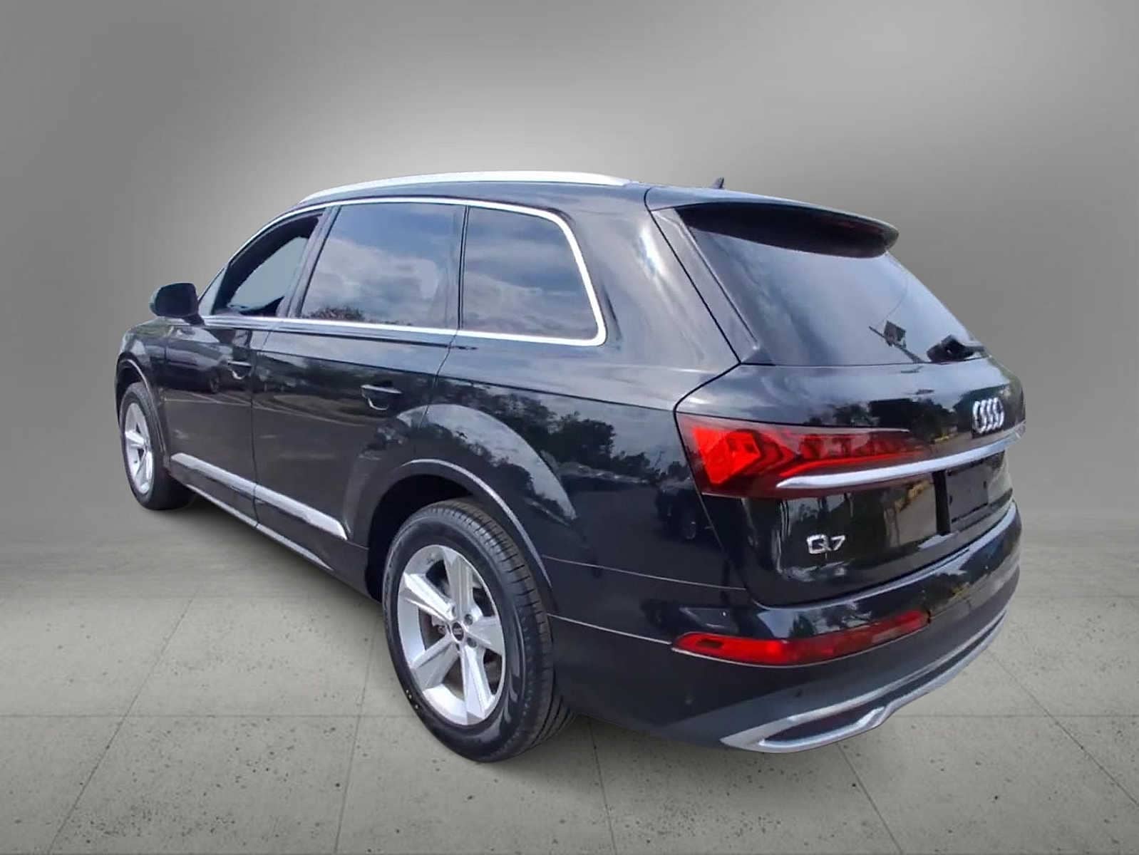 Thumbnail: 2023 Audi Q7 - 6