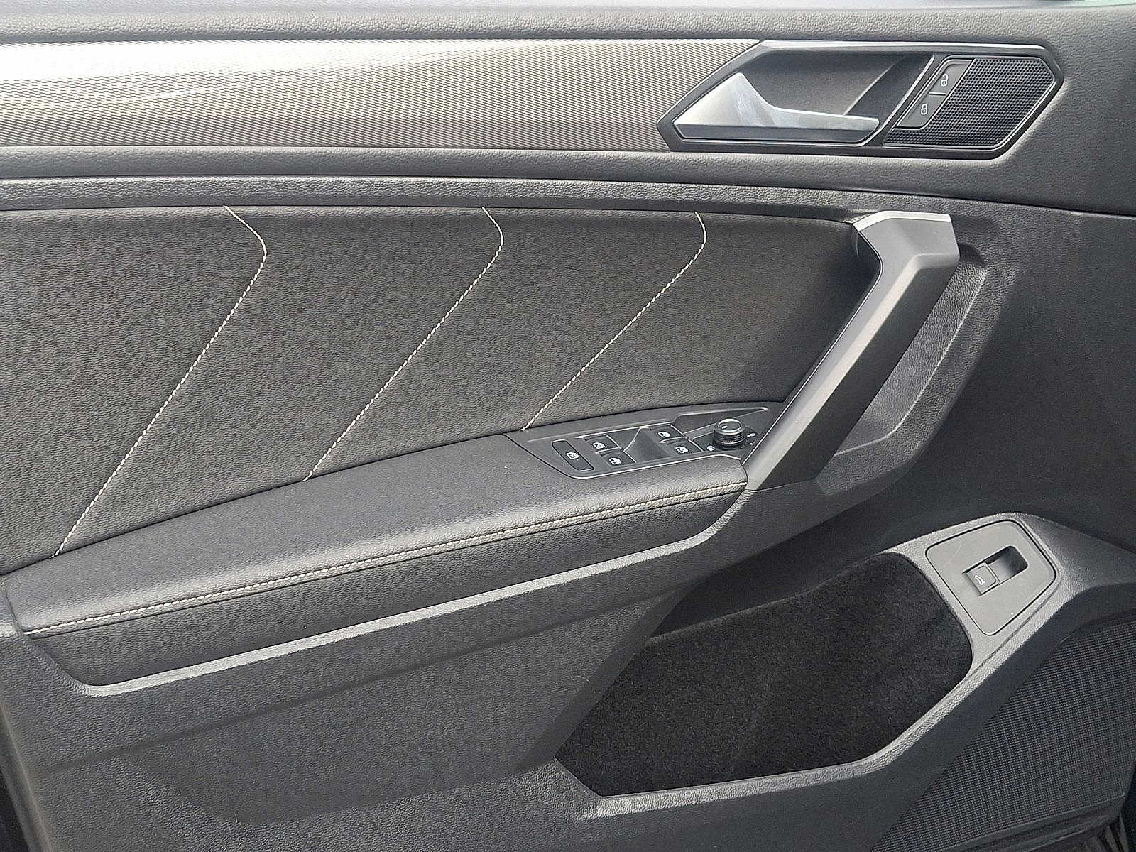 Thumbnail: 2024 Volkswagen Tiguan - 10