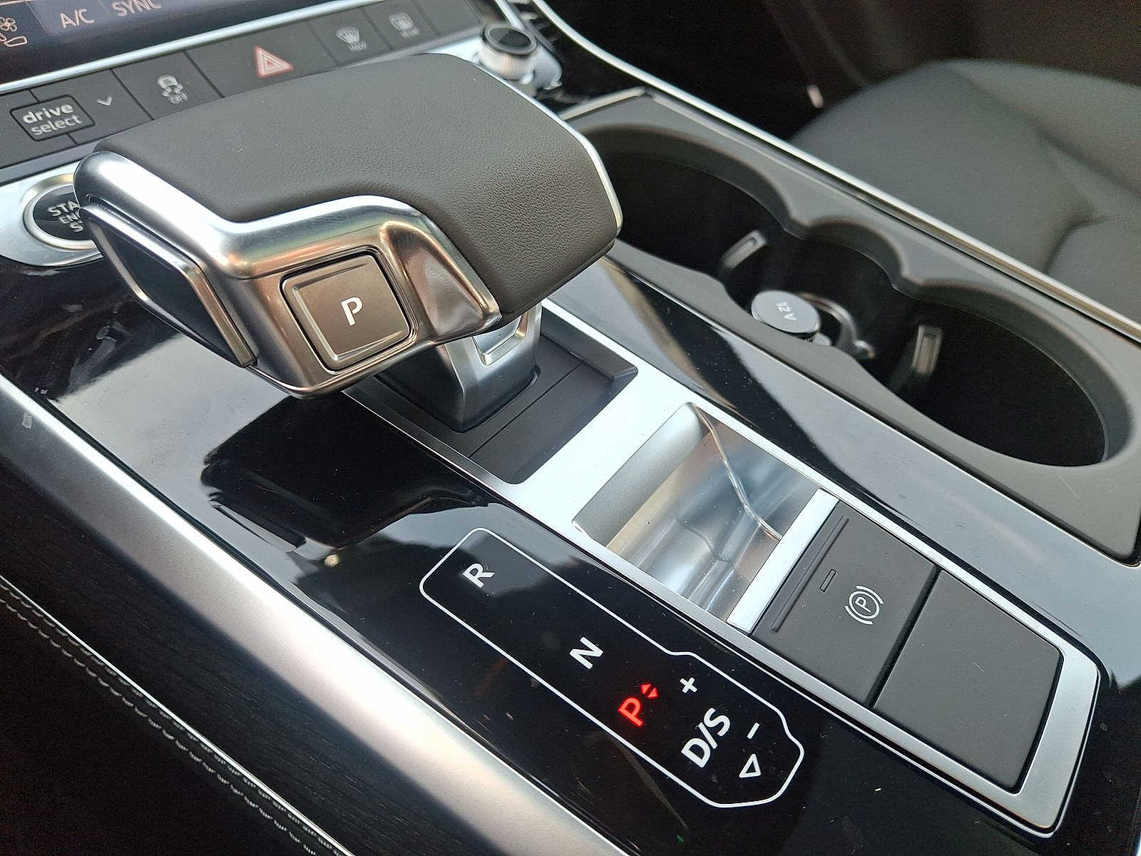 Thumbnail: 2026 Audi Q7 - 13