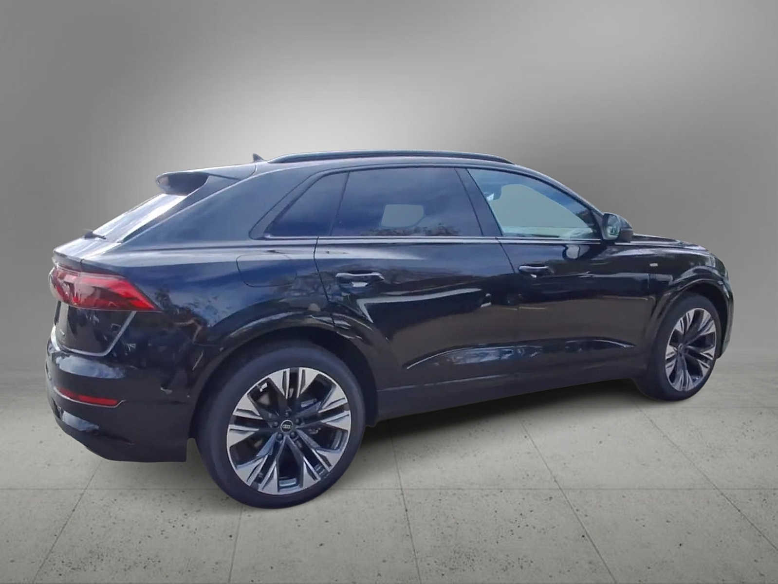 Thumbnail: 2026 Audi Q8 - 8