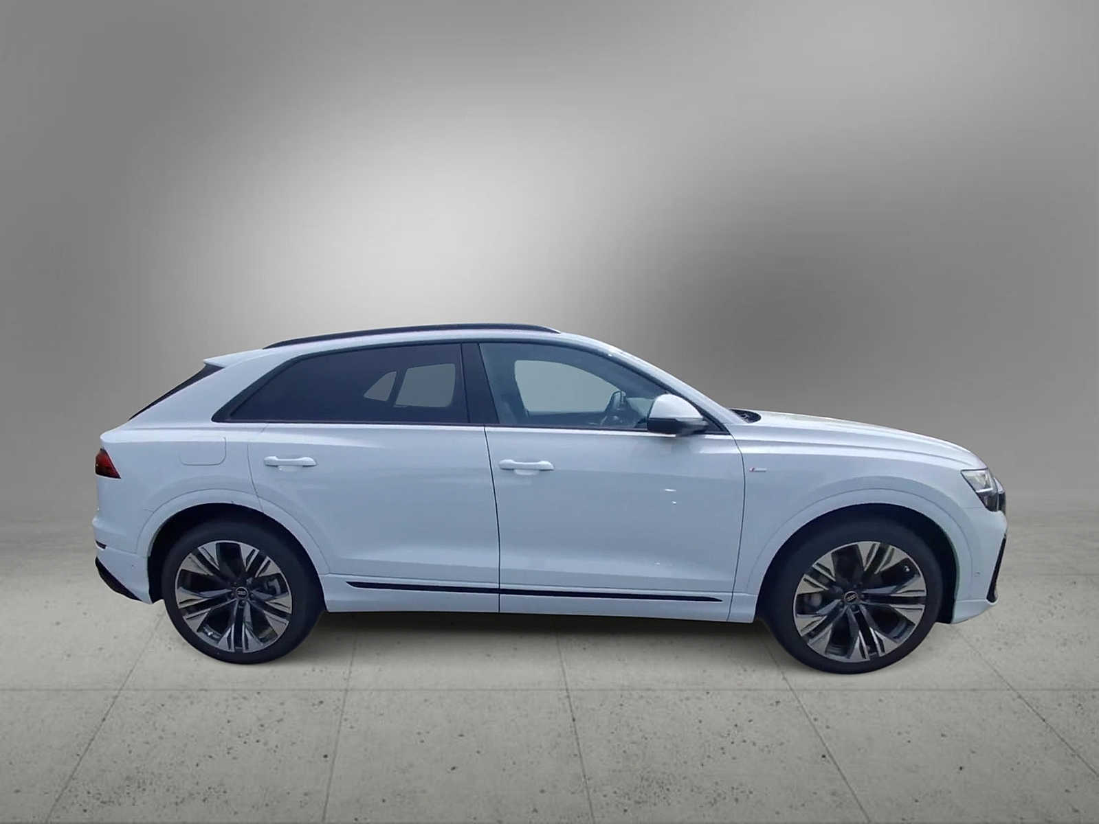 Thumbnail: 2026 Audi Q8 - 9
