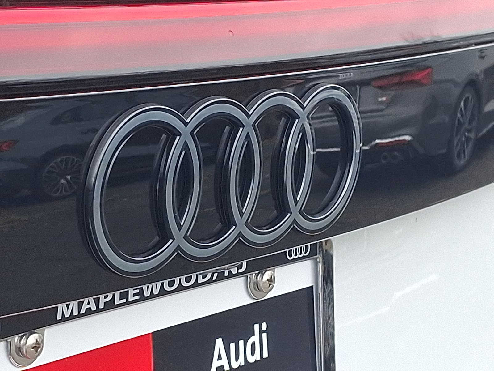 Thumbnail: 2026 Audi SQ8 - 17