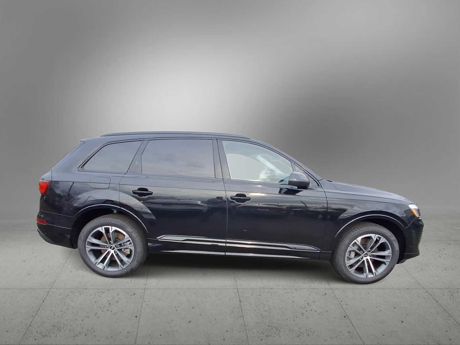 Thumbnail: 2026 Audi Q7 - 9