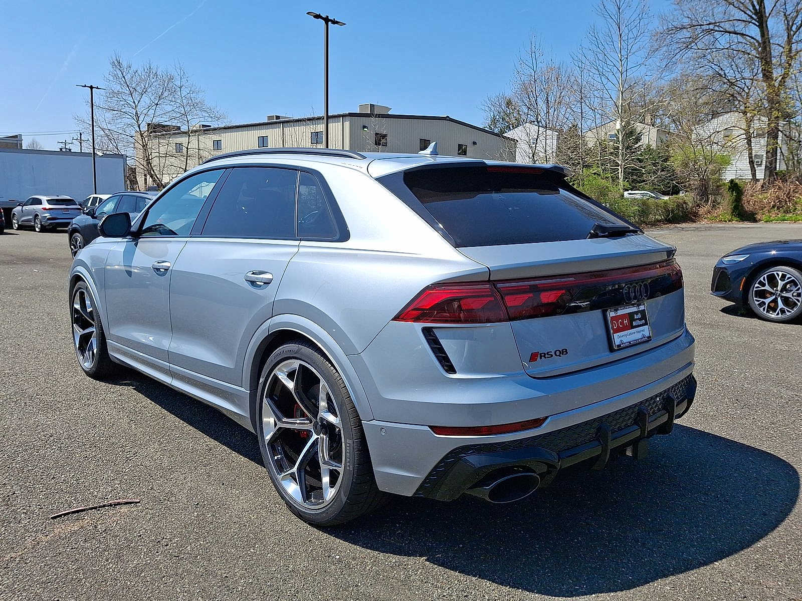 Thumbnail: 2026 Audi RS Q8 - 12