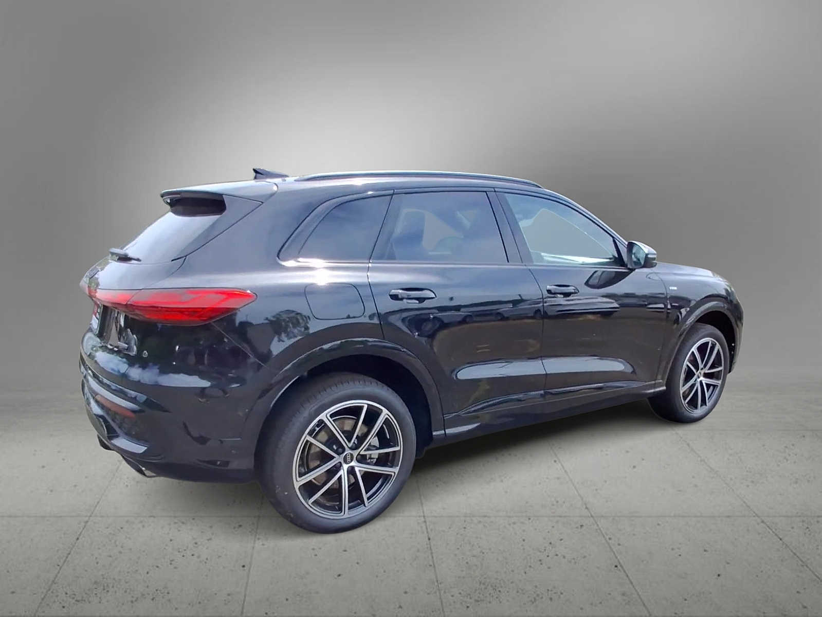 Thumbnail: 2026 Audi Q5 - 8