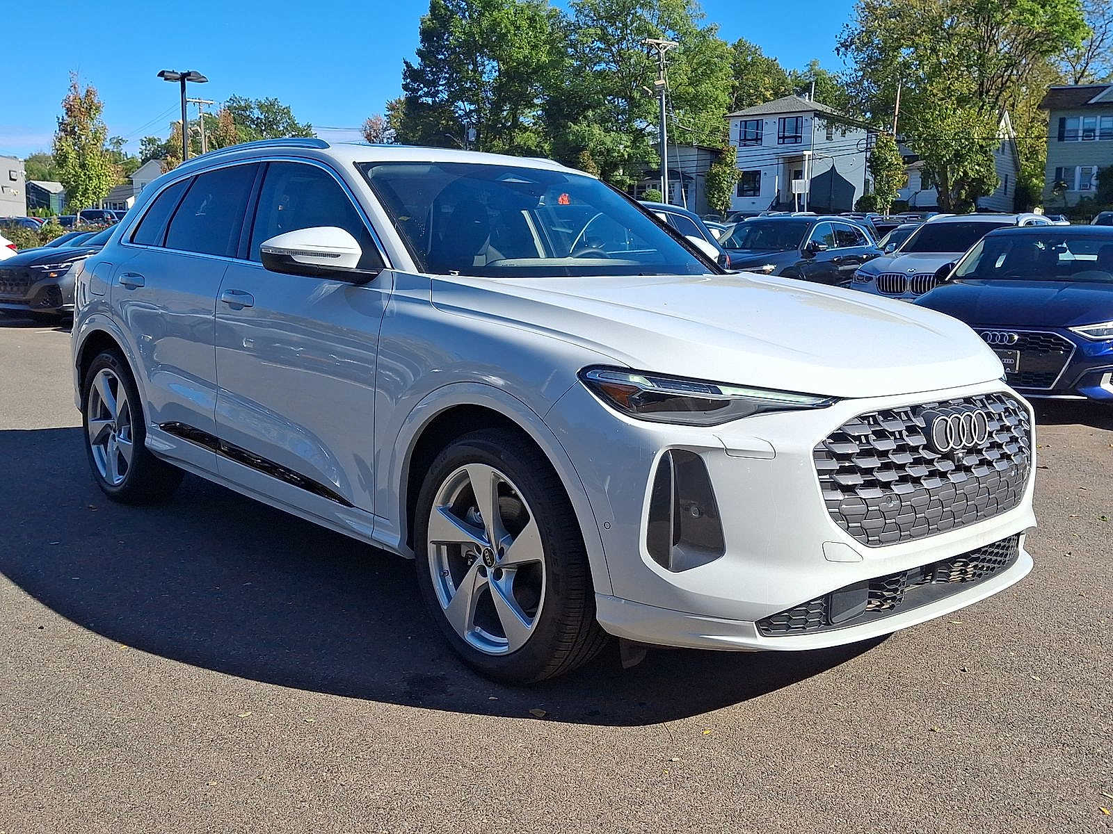 Thumbnail: 2025 Audi Q5 - 10