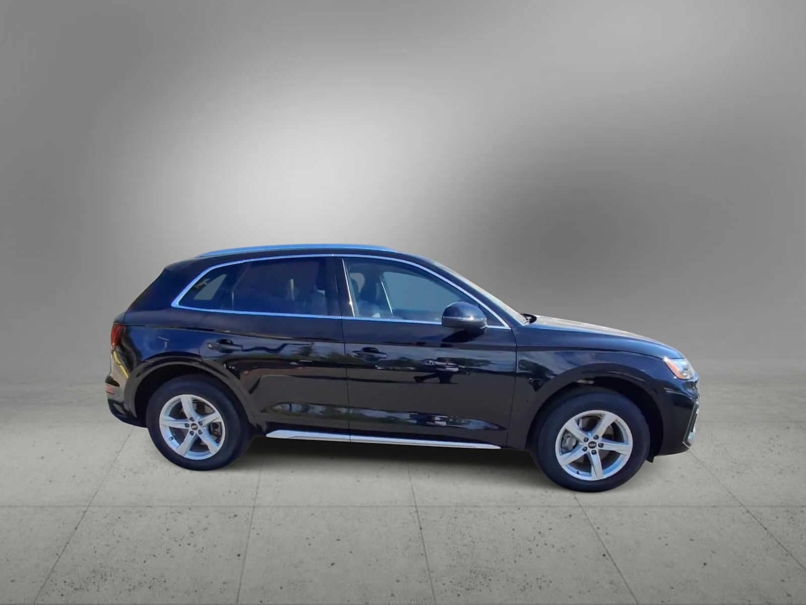 Thumbnail: 2023 Audi Q5 - 9