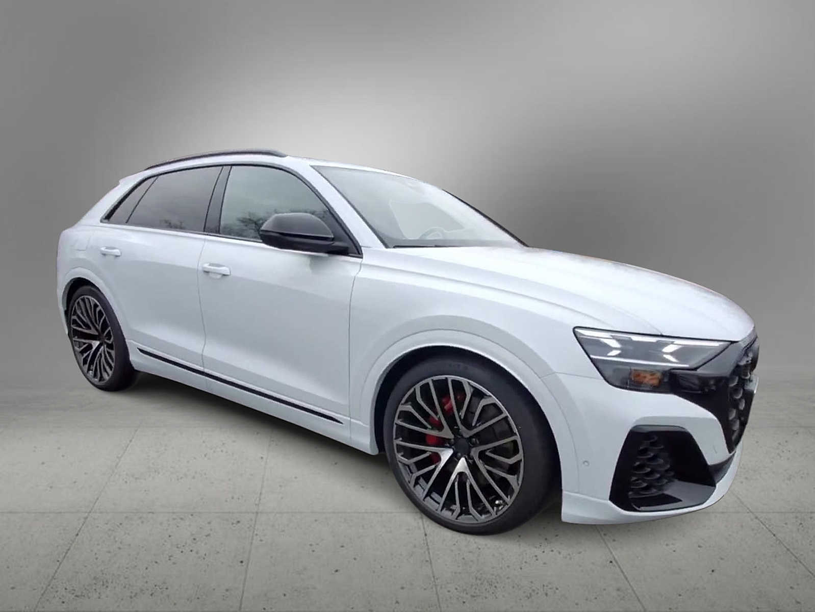 Thumbnail: 2026 Audi SQ8 - 2