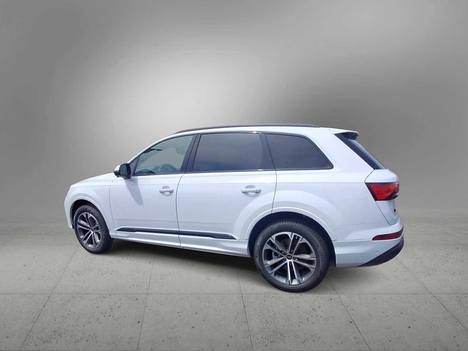 Thumbnail: 2026 Audi Q7 - 5