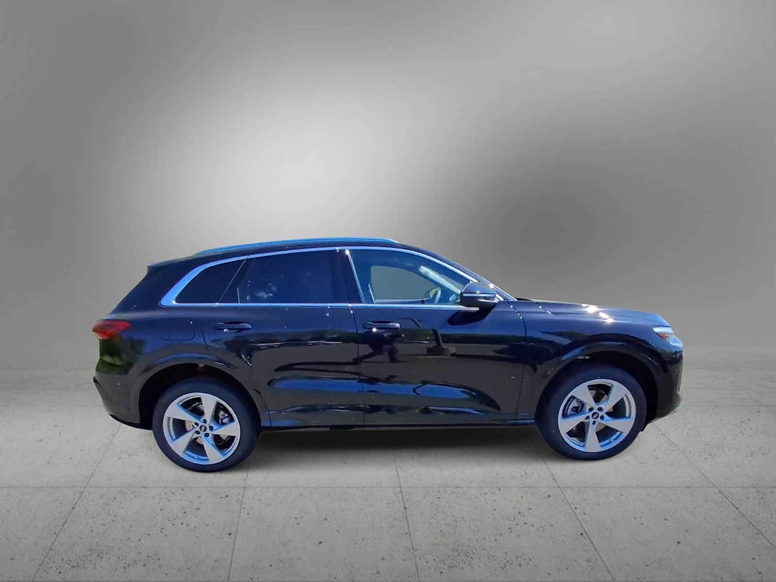 Thumbnail: 2026 Audi Q5 - 9