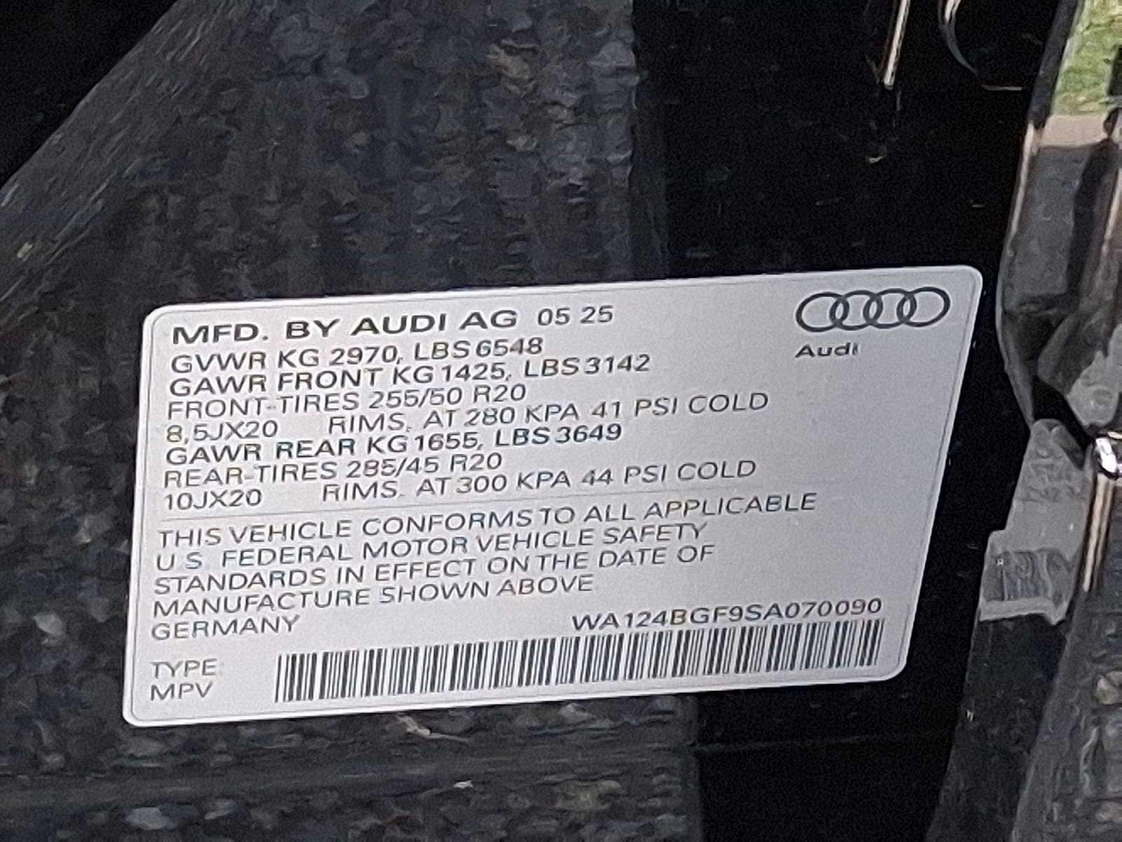 Thumbnail: 2025 Audi Q6 e-tron - 15