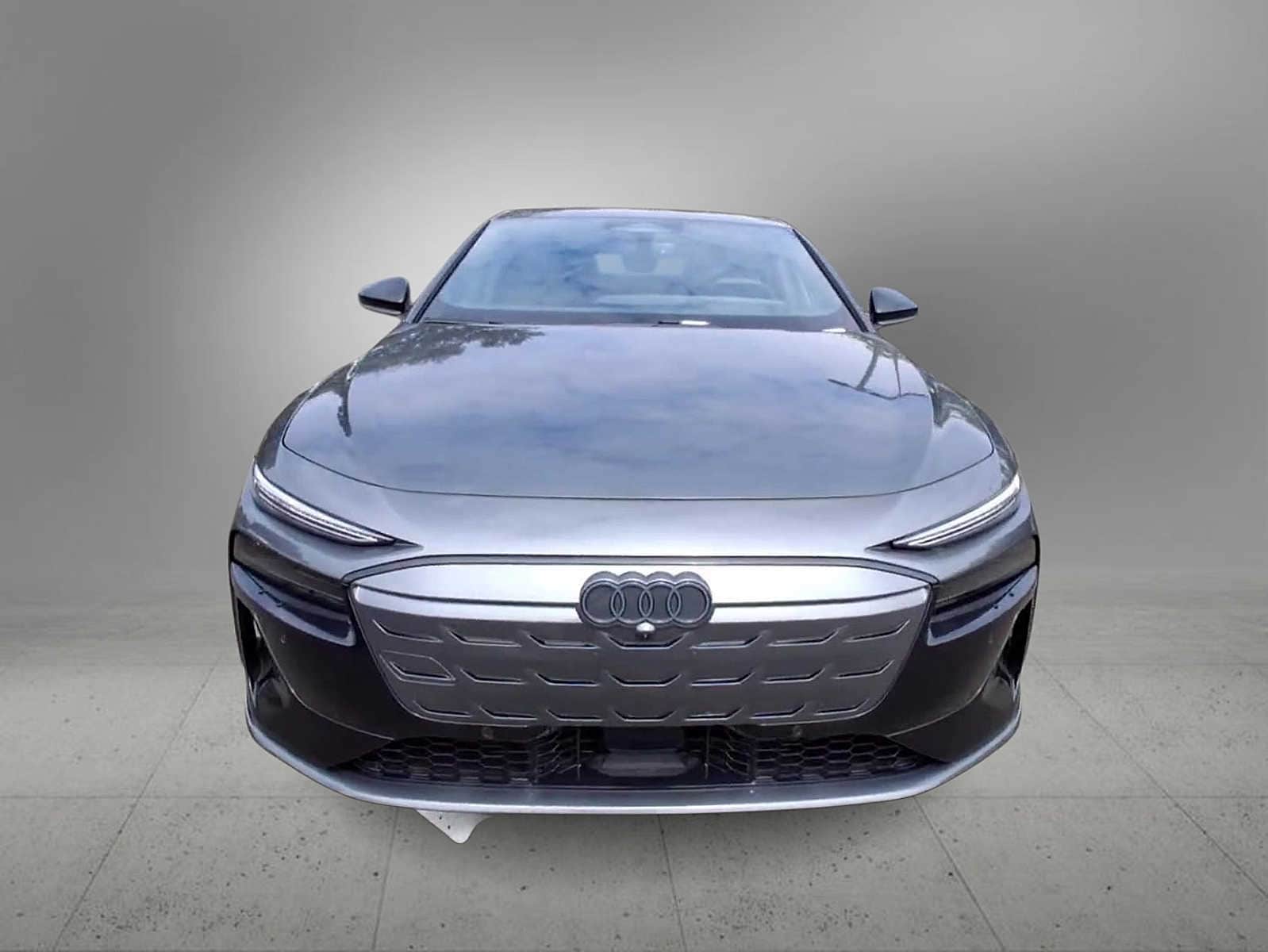 Thumbnail: 2025 Audi e-tron S - 3