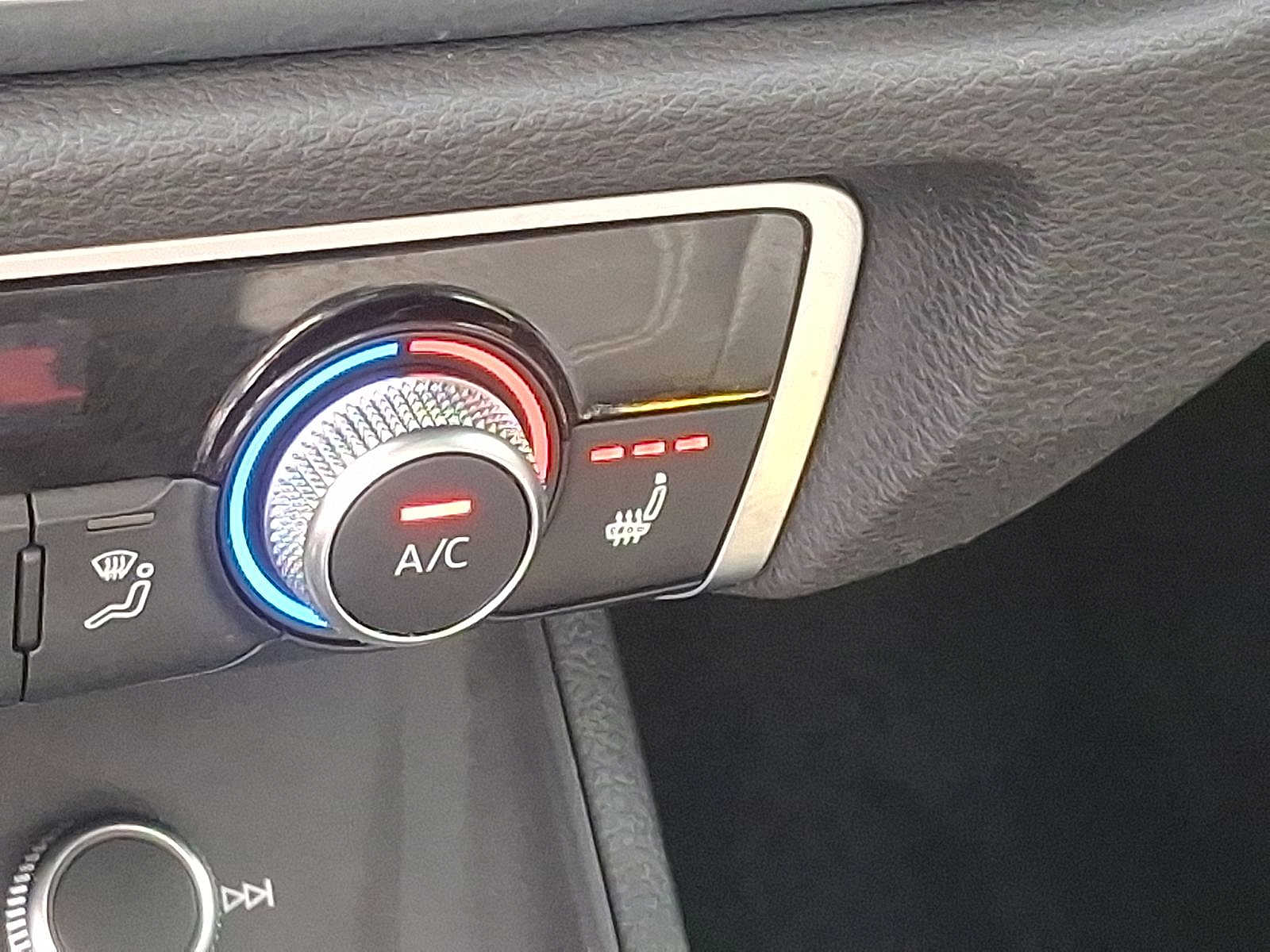 Thumbnail: 2025 Audi Q3 - 19