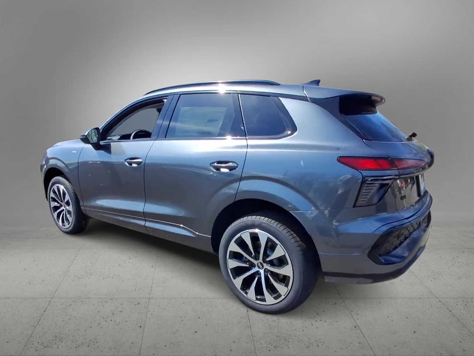 Thumbnail: 2026 Audi Q3 - 6