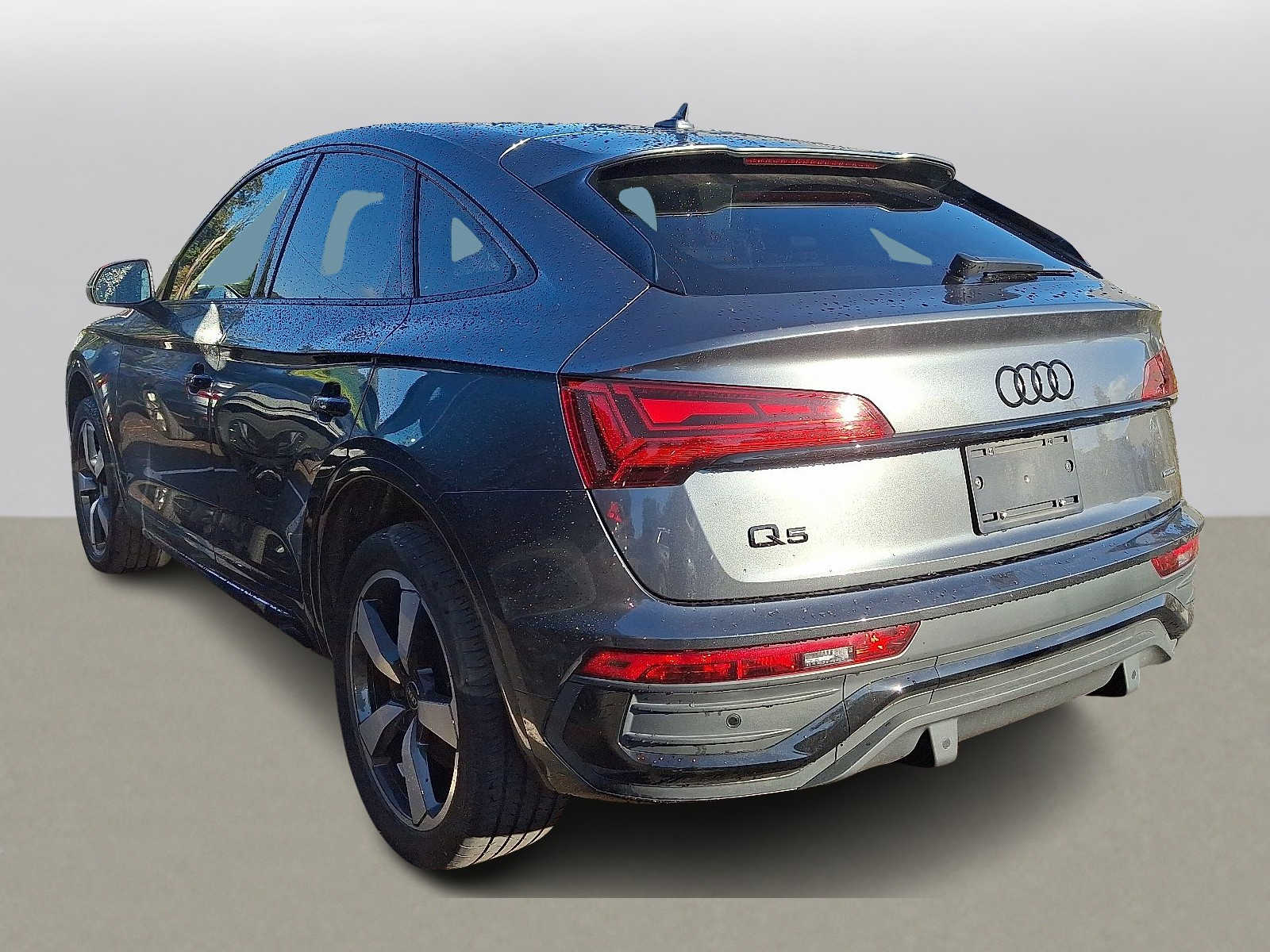 Thumbnail: 2023 Audi Q5 - 4