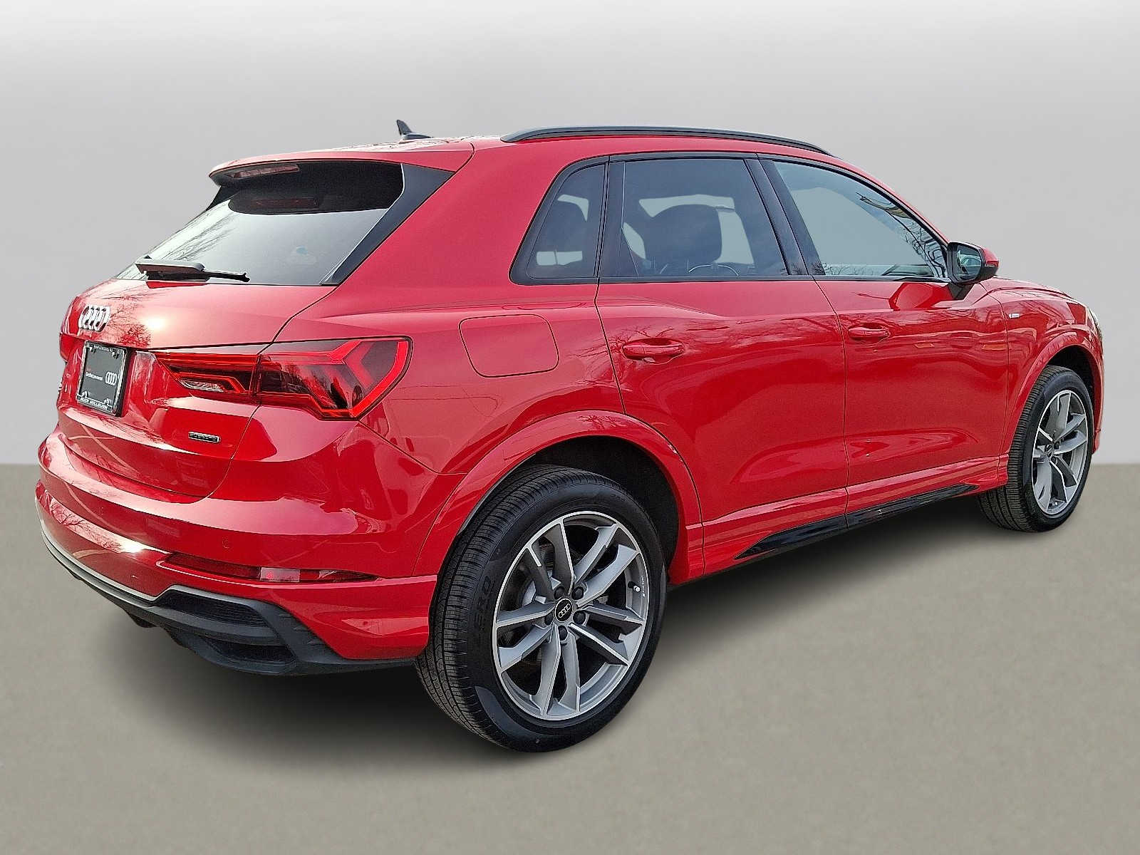Thumbnail: 2025 Audi Q3 - 3