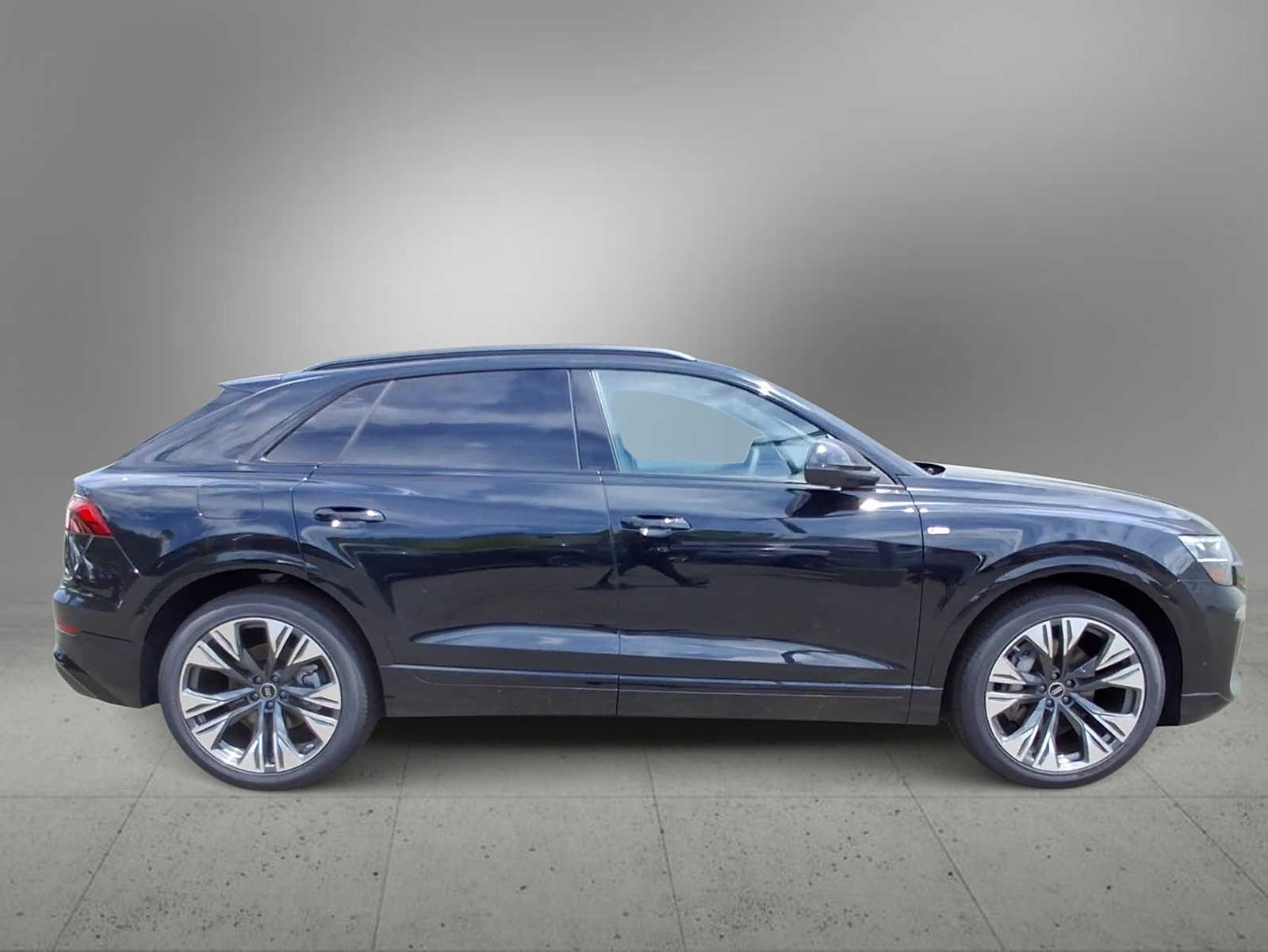Thumbnail: 2026 Audi Q8 - 9