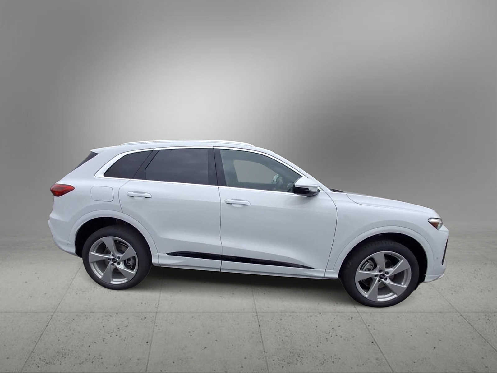 Thumbnail: 2025 Audi Q5 - 9