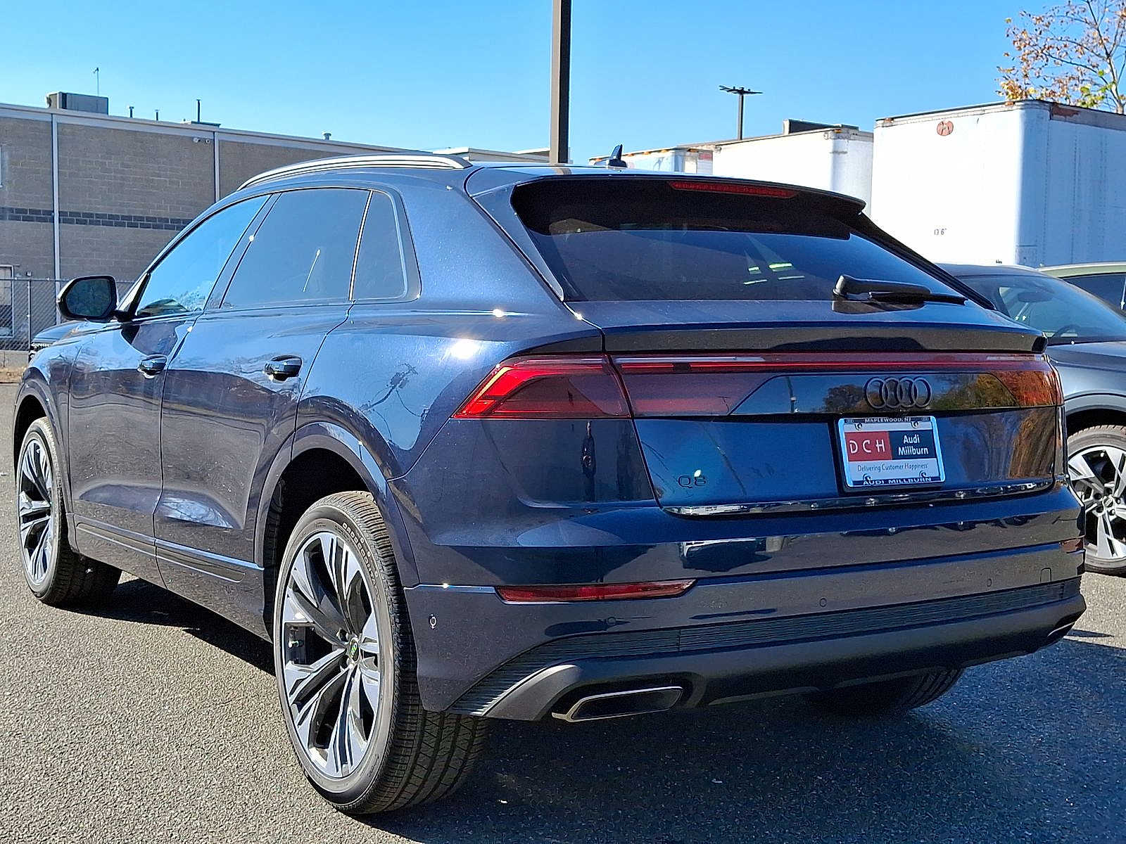 Thumbnail: 2025 Audi Q8 - 11