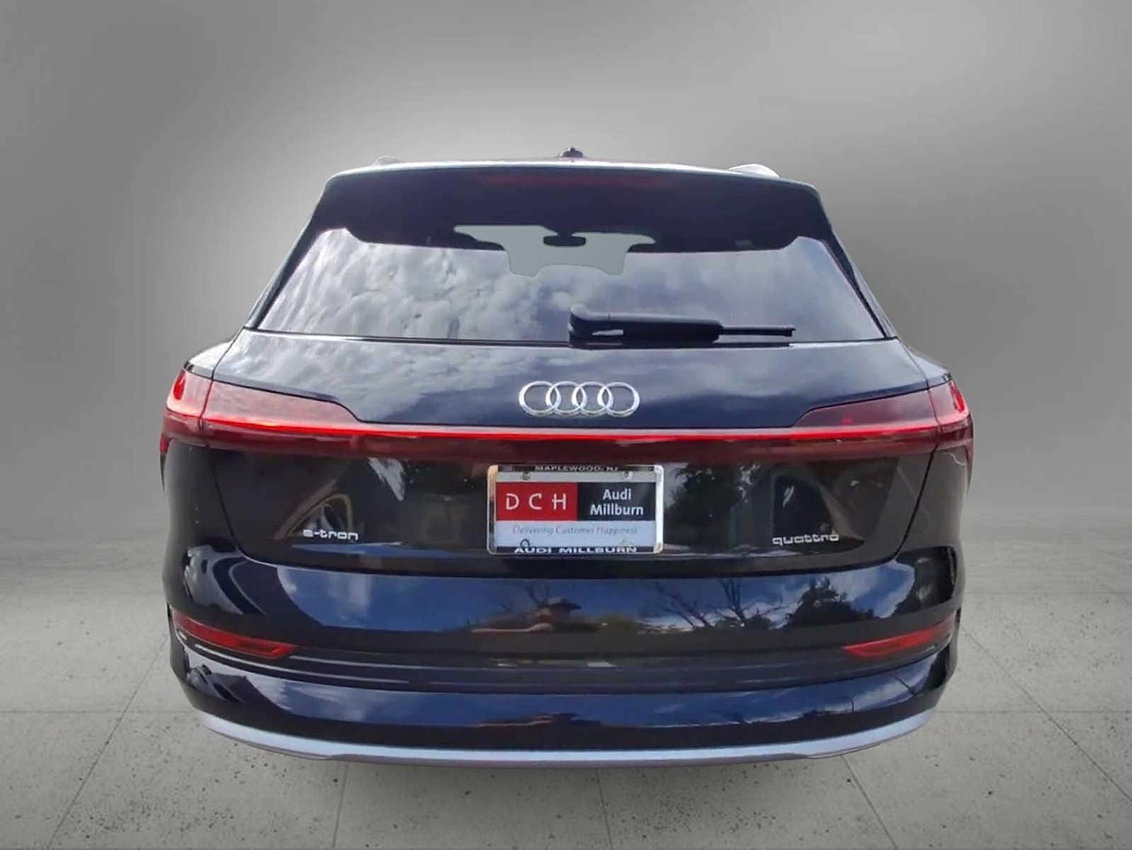 Thumbnail: 2021 Audi e-tron - 7