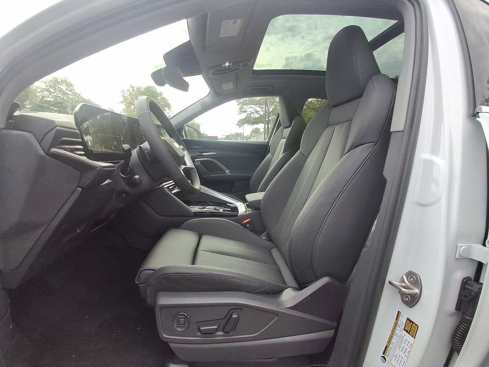 Thumbnail: 2025 Audi Q5 - 13