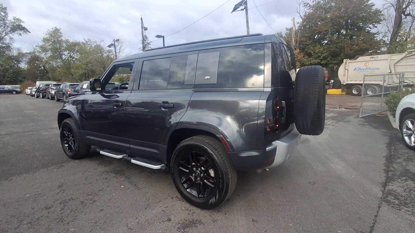 Thumbnail: 2023 Land Rover Defender - 6