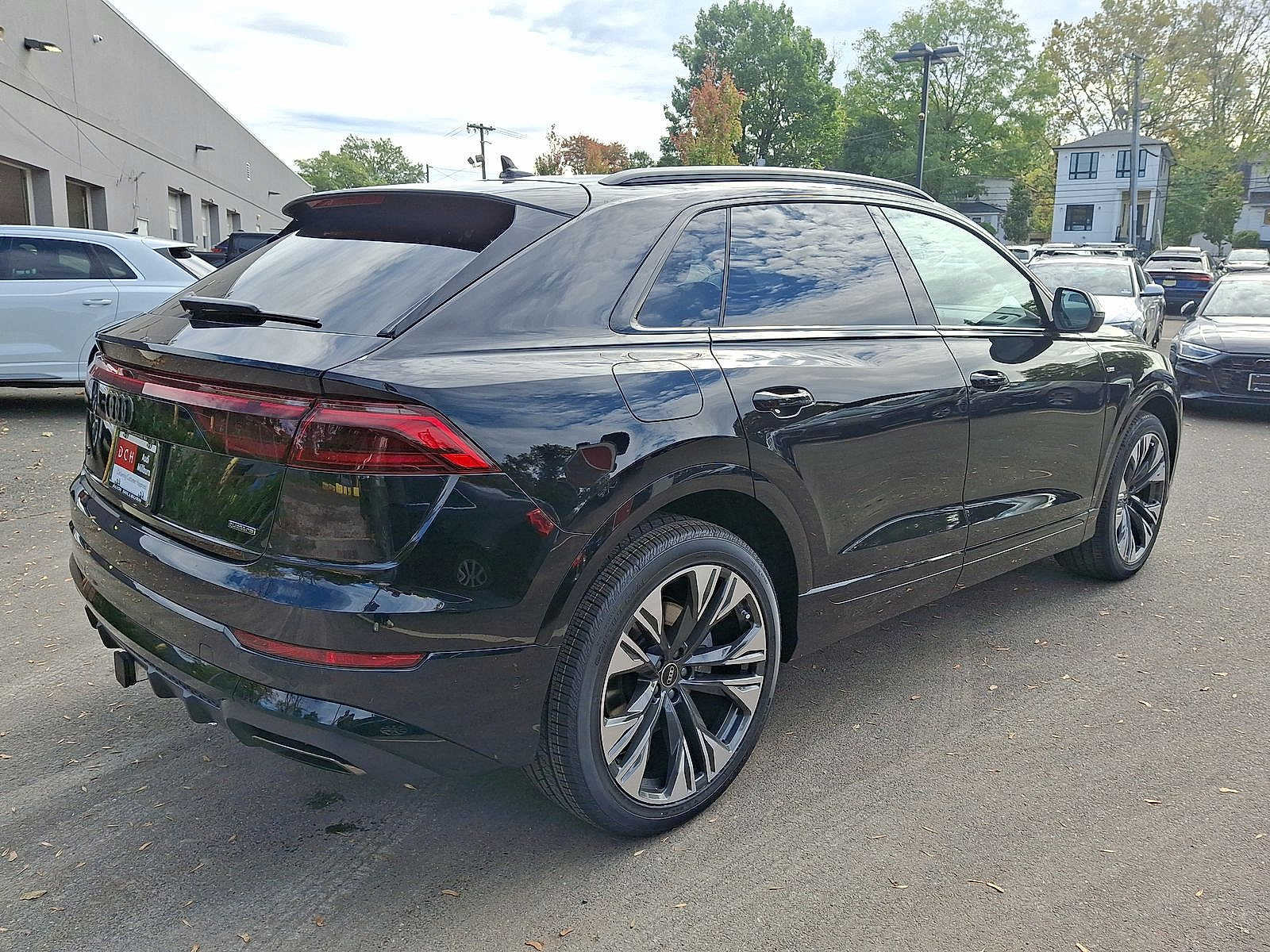 Thumbnail: 2026 Audi Q8 - 12