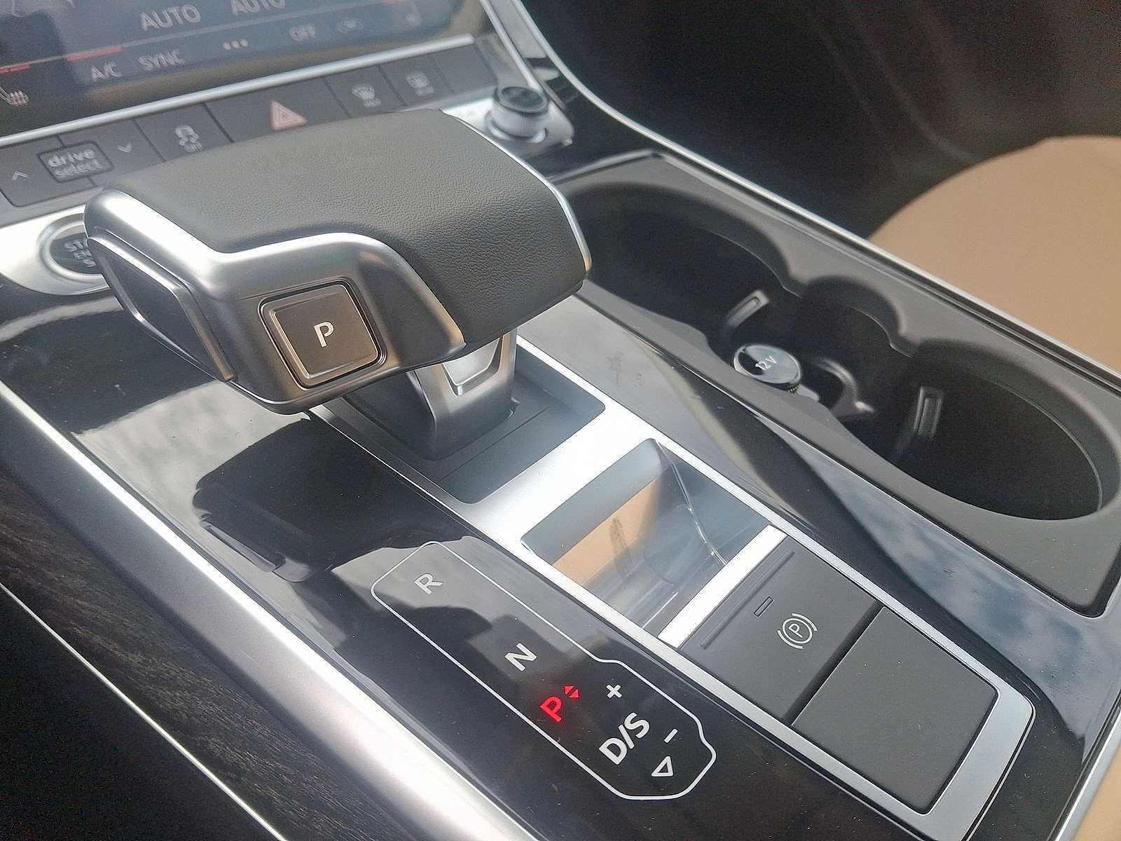 Thumbnail: 2026 Audi Q7 - 14