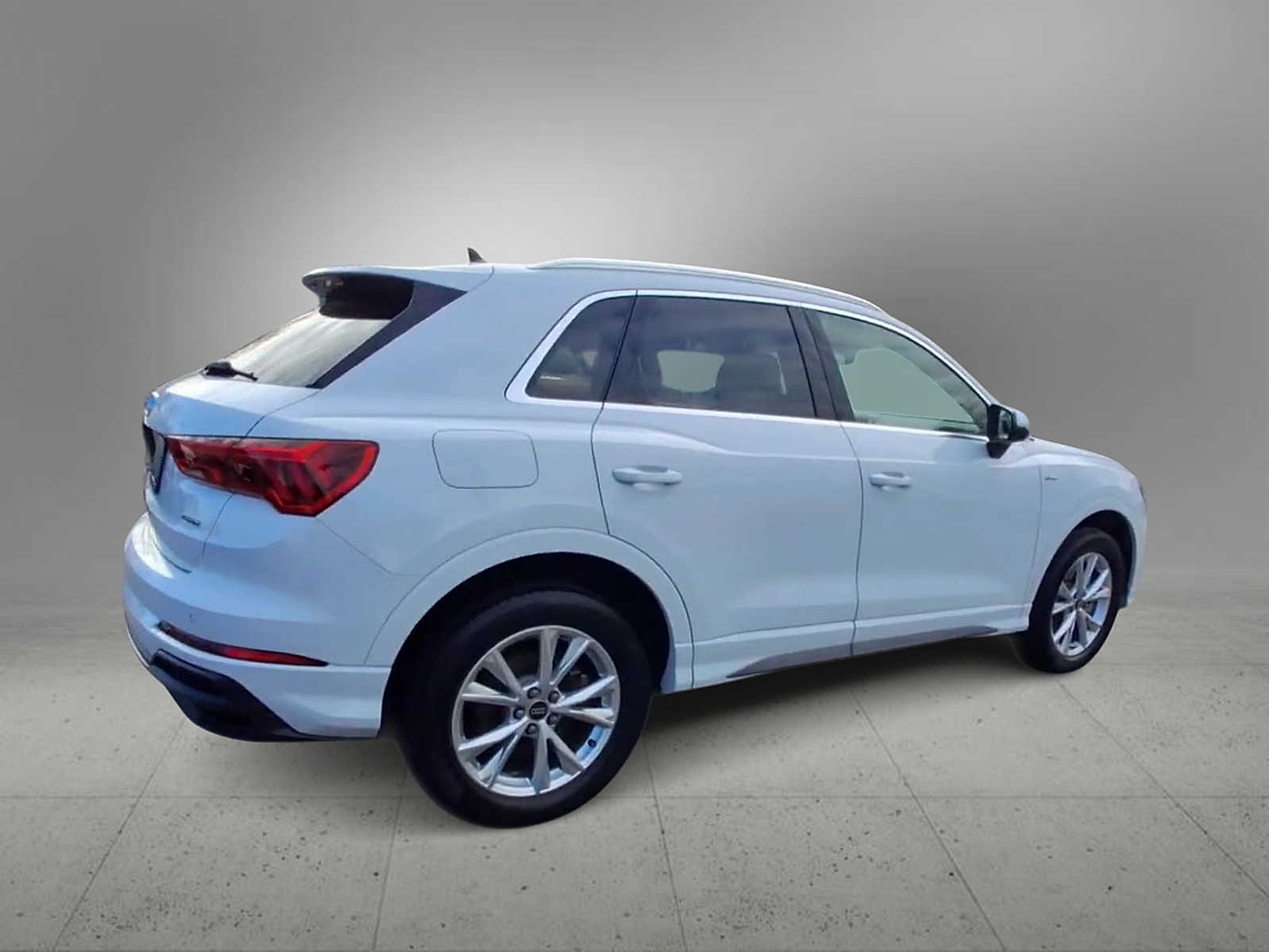 Thumbnail: 2022 Audi Q3 - 8