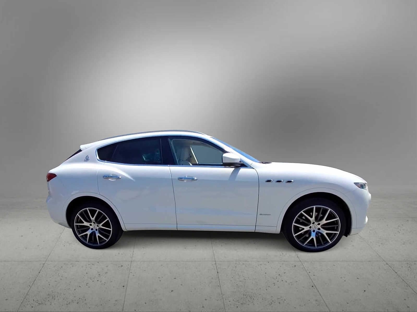 Thumbnail: 2020 Maserati Levante - 9