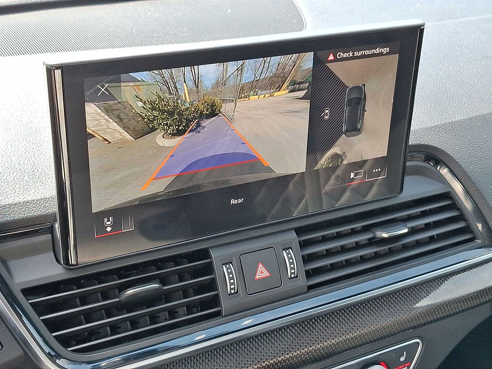 Thumbnail: 2023 Audi SQ5 - 15