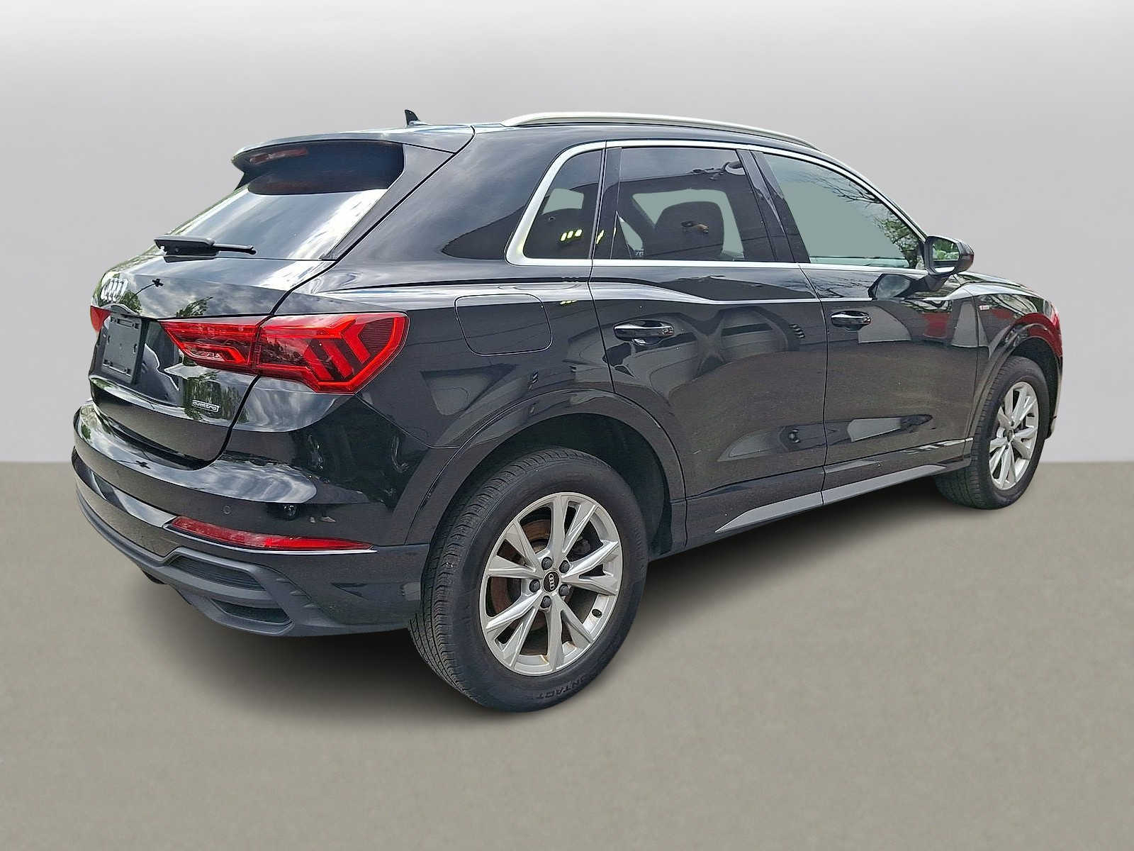 Thumbnail: 2024 Audi Q3 - 24