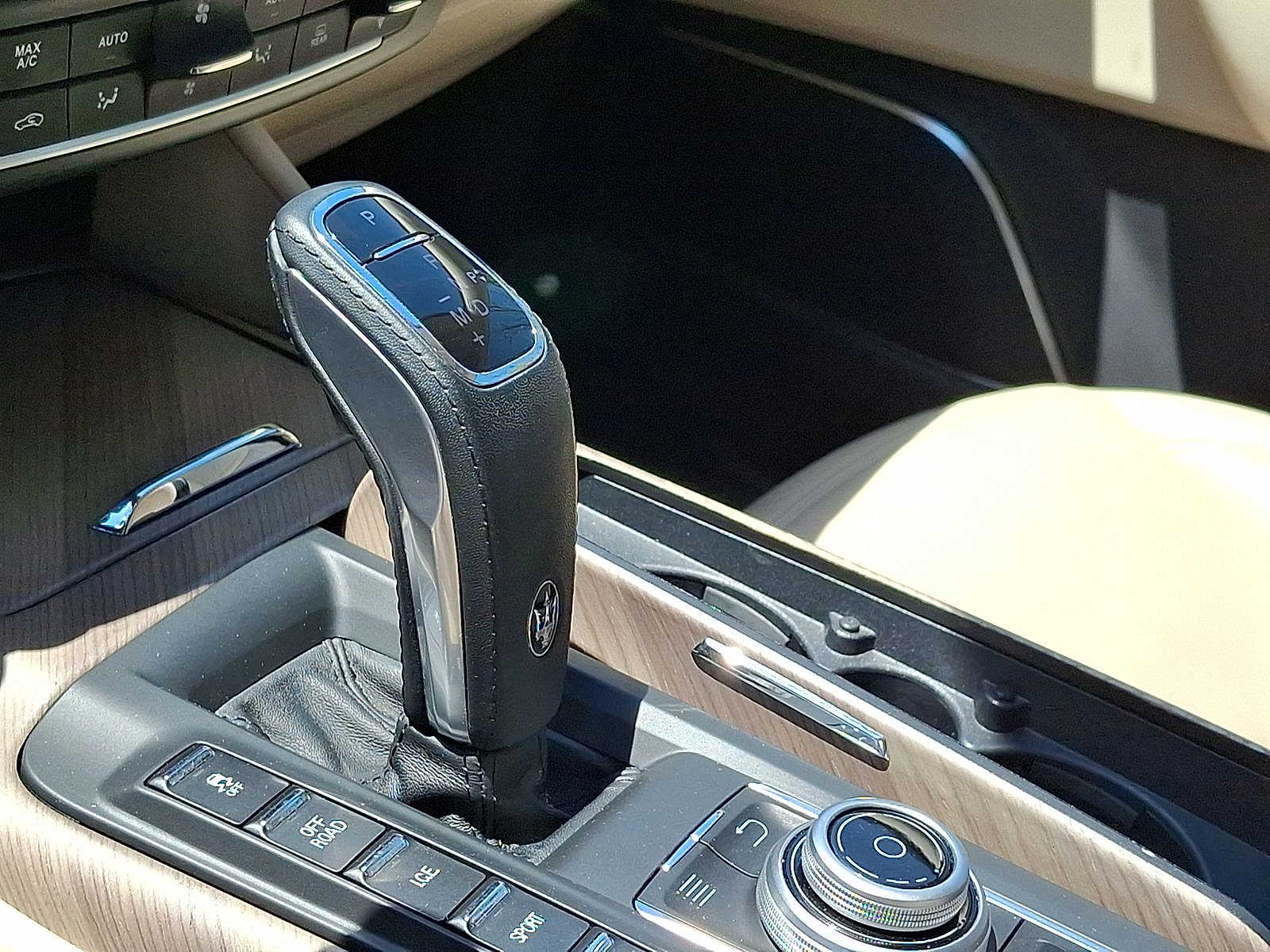 Thumbnail: 2020 Maserati Levante - 11