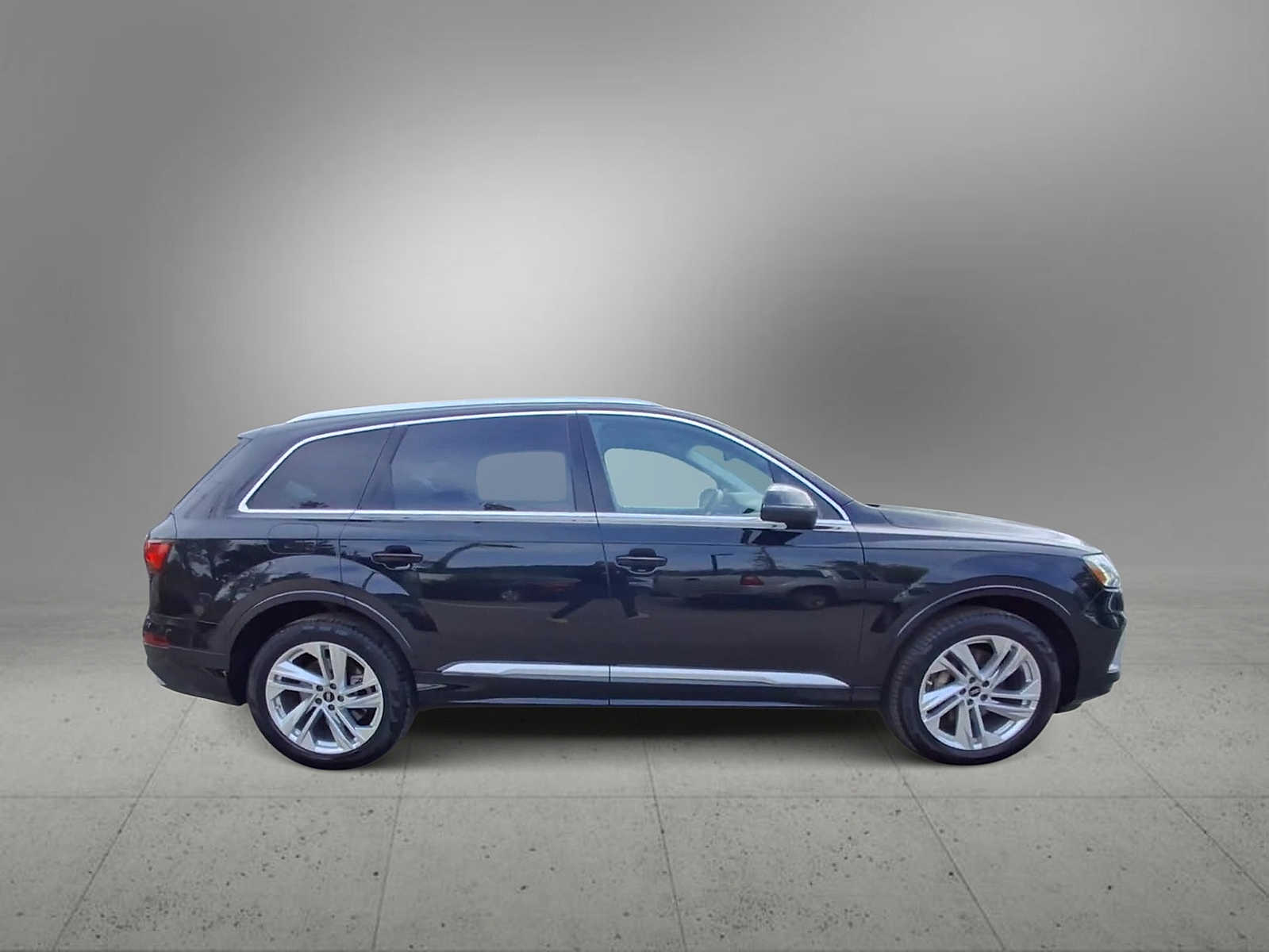 Thumbnail: 2023 Audi Q7 - 9