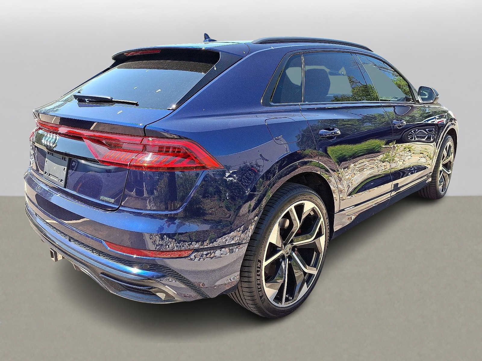 Thumbnail: 2019 Audi Q8 - 3