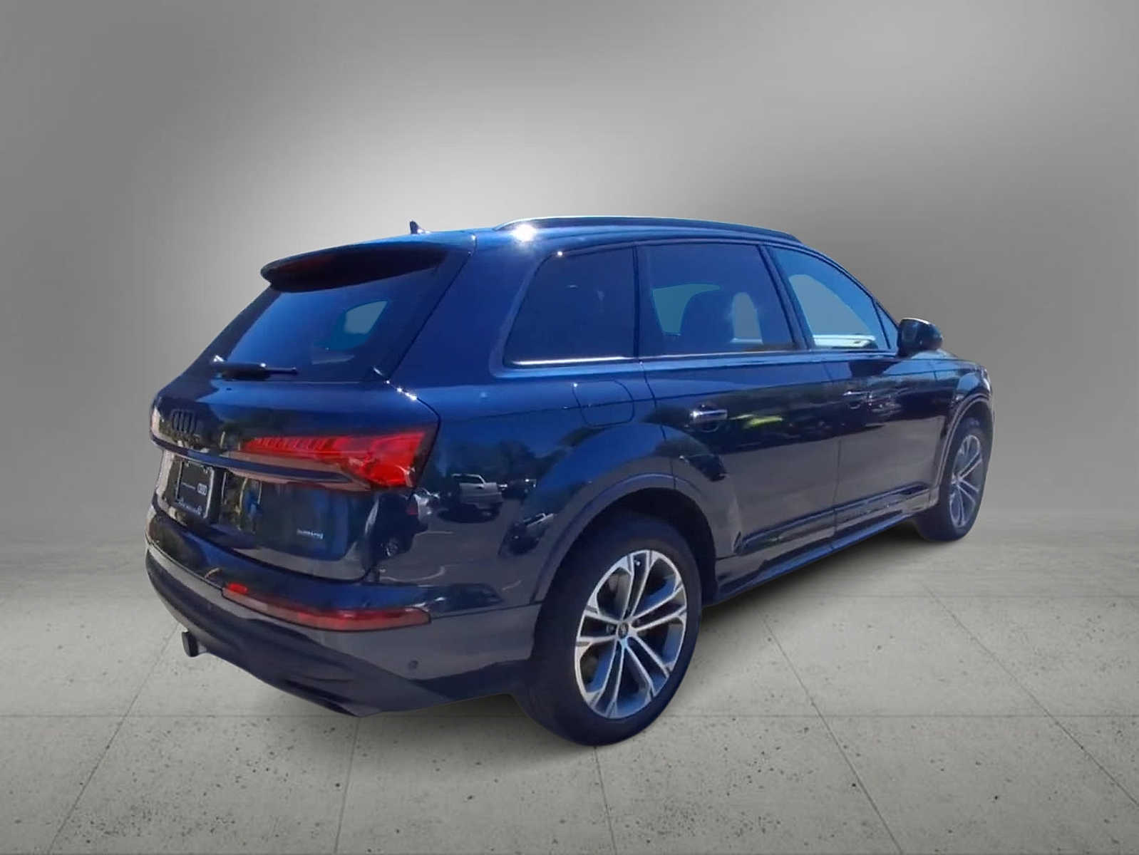 Thumbnail: 2026 Audi Q7 - 8