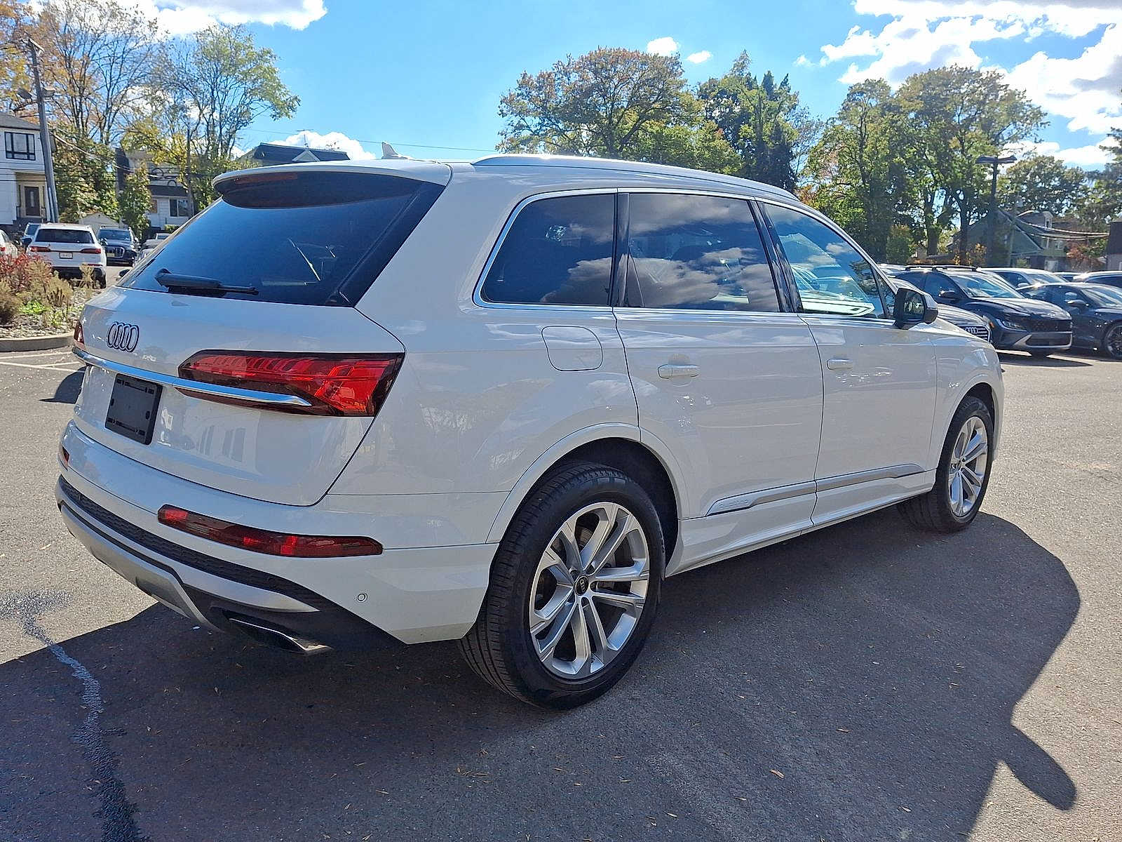 Thumbnail: 2025 Audi Q7 - 20
