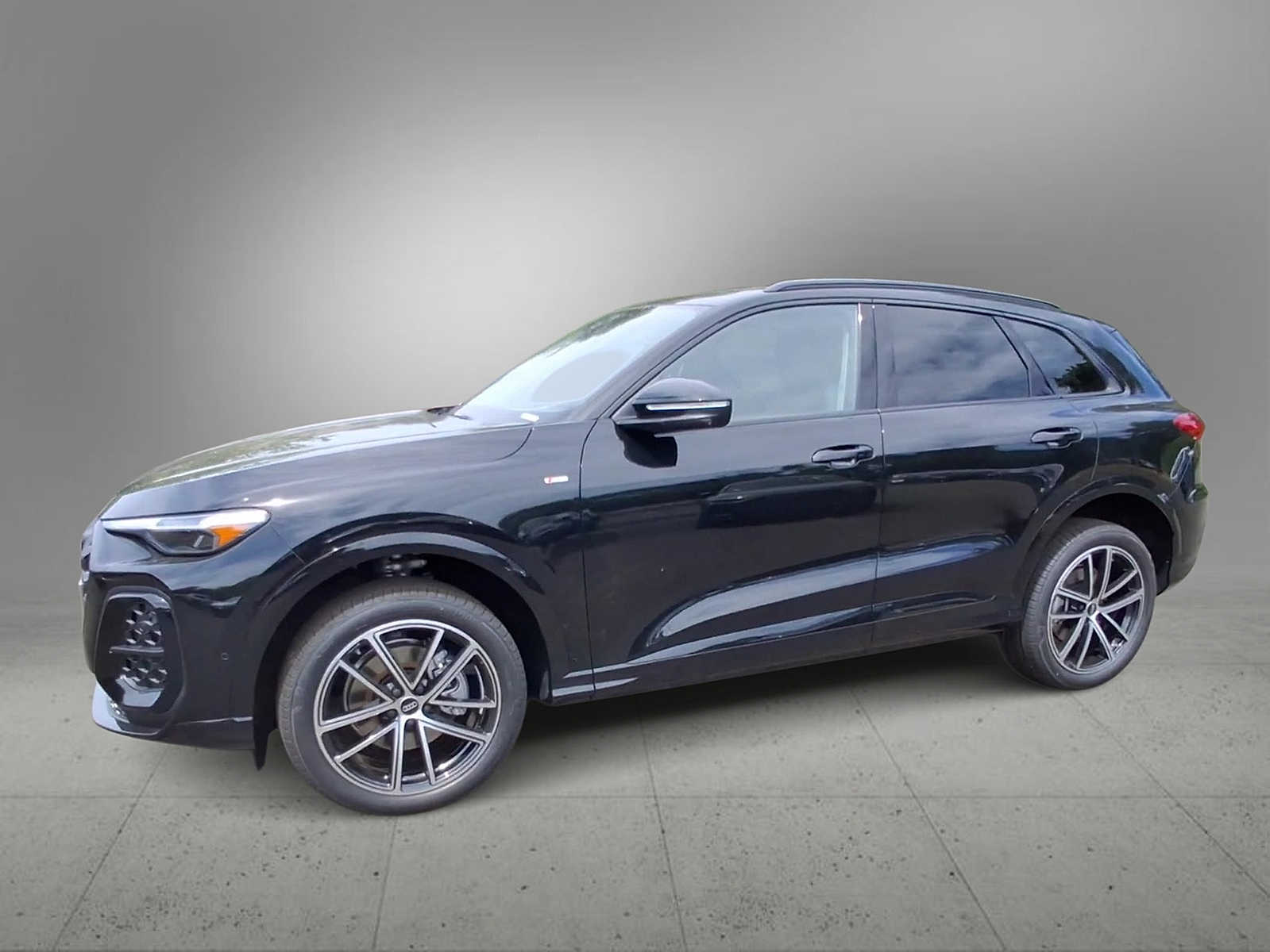 Thumbnail: 2026 Audi Q5 - 4