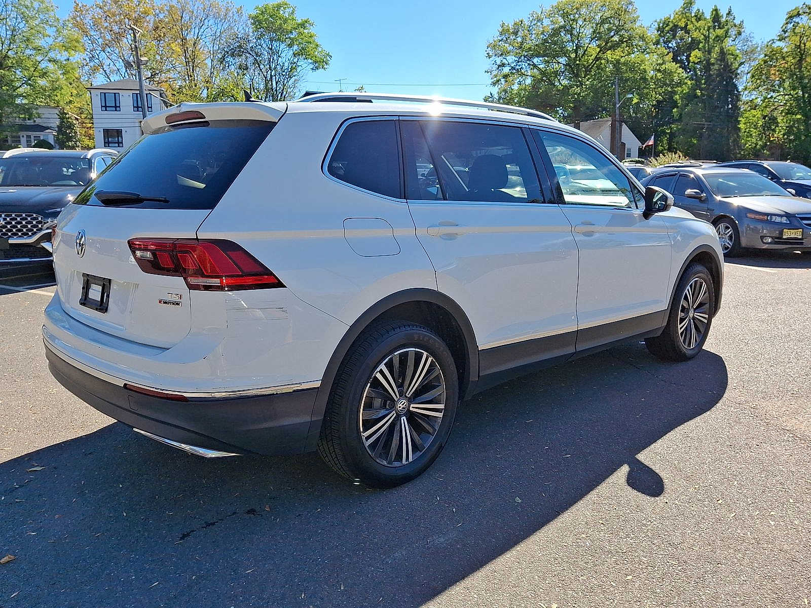 Thumbnail: 2018 Volkswagen Tiguan - 25