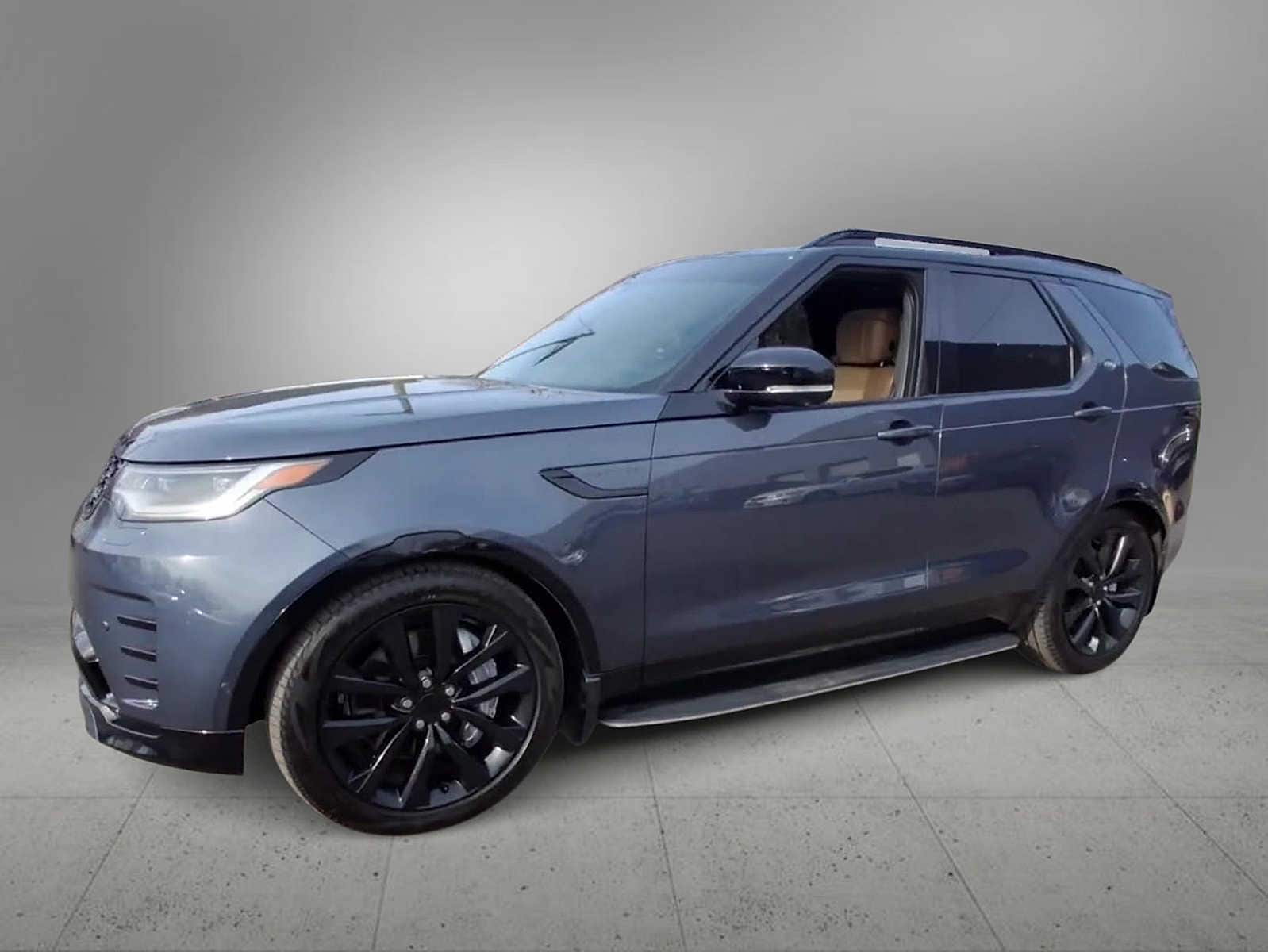 Thumbnail: 2024 Land Rover Discovery - 4