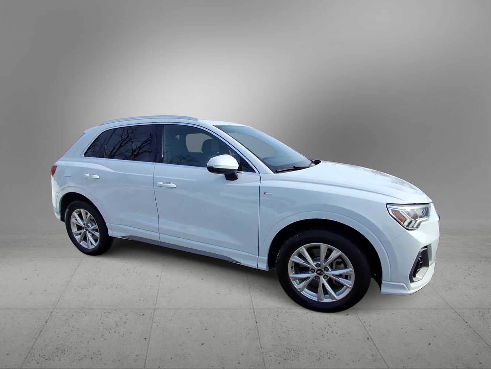 Thumbnail: 2022 Audi Q3 - 2