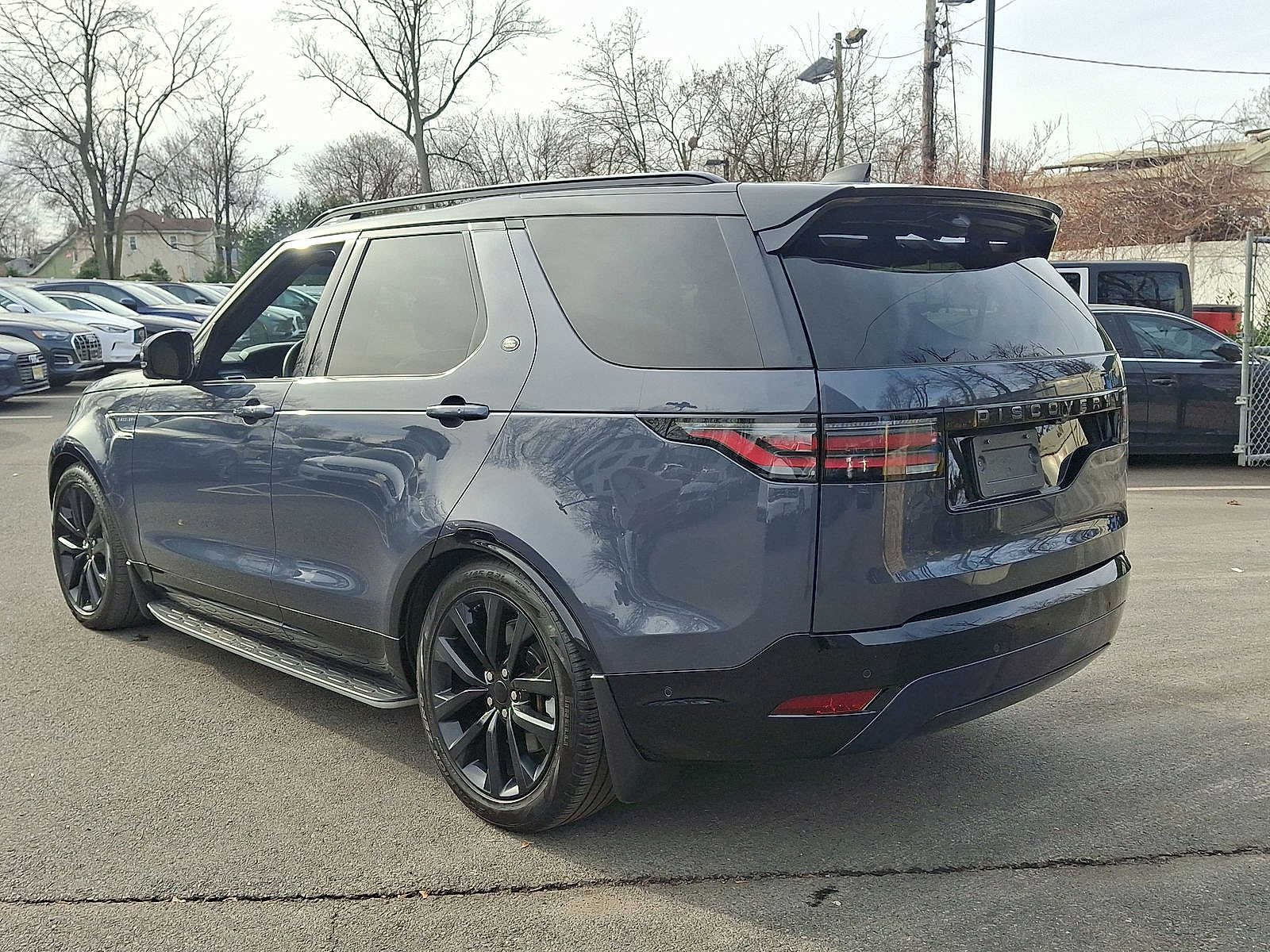 Thumbnail: 2024 Land Rover Discovery - 22