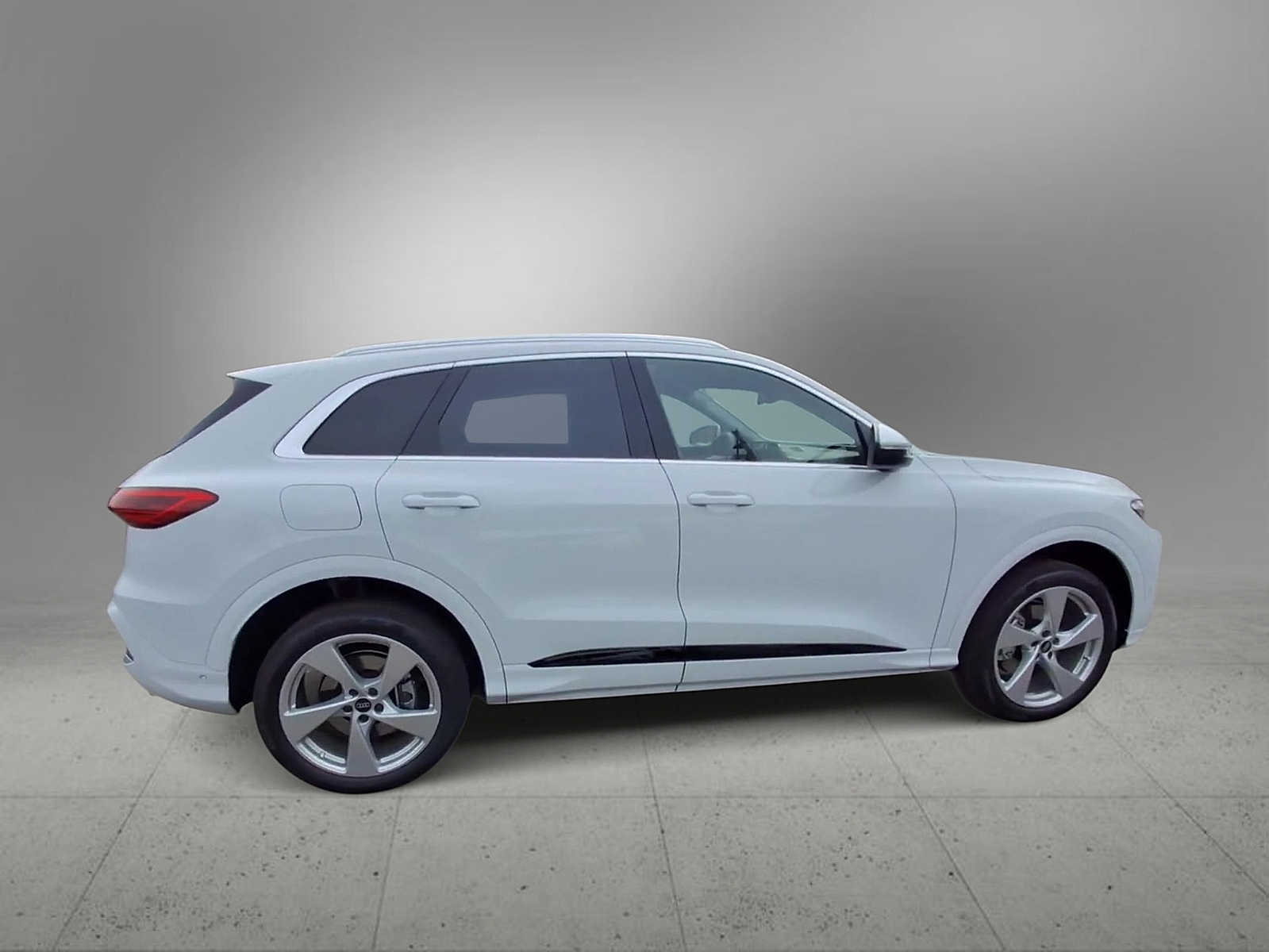 Thumbnail: 2025 Audi Q5 - 9